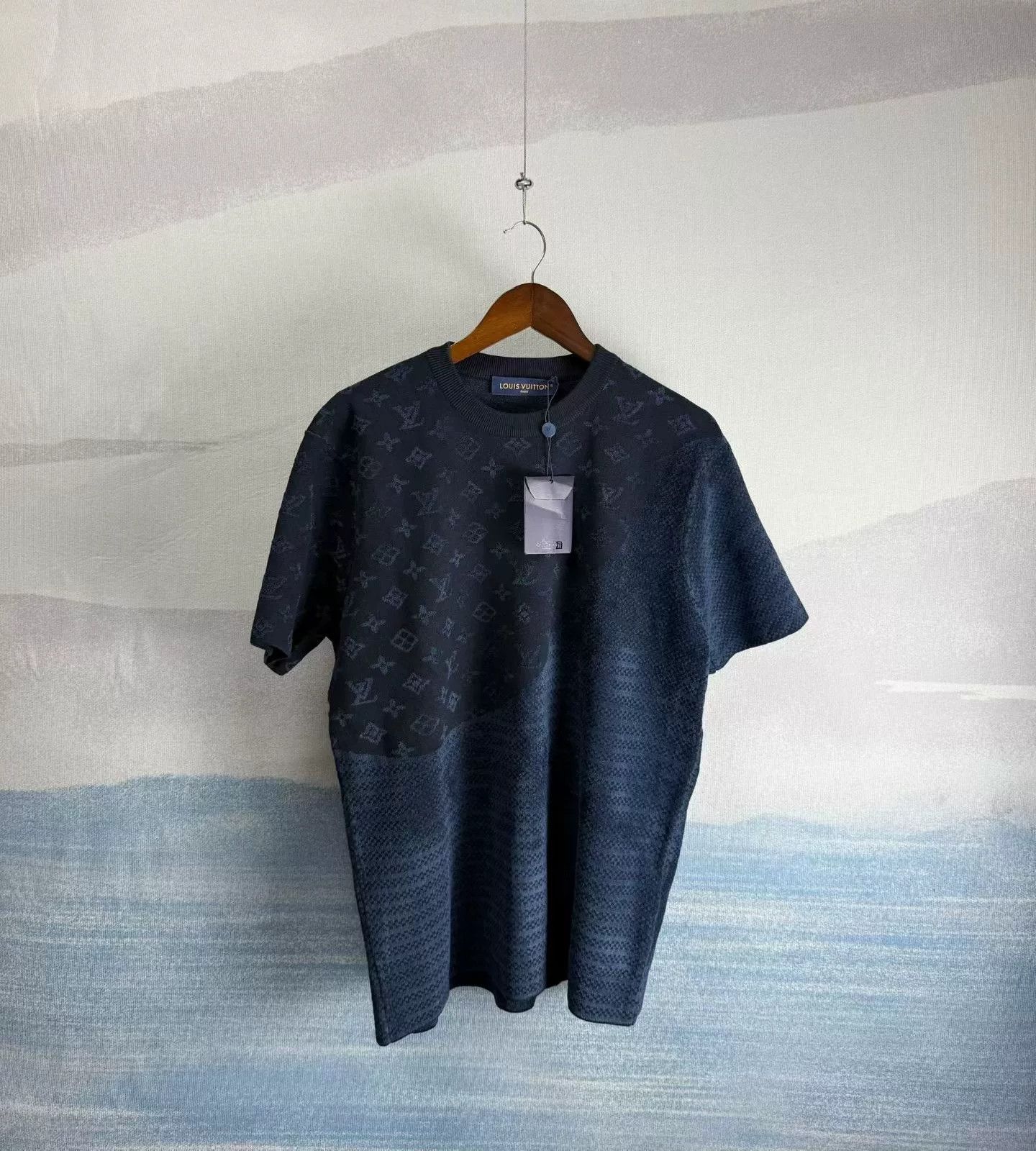 Louis Vuitton Louis Vuitton Monogram Jacquard T-Shirt Size M Size US M / EU 48-50 / 2 - 1 Thumbnail