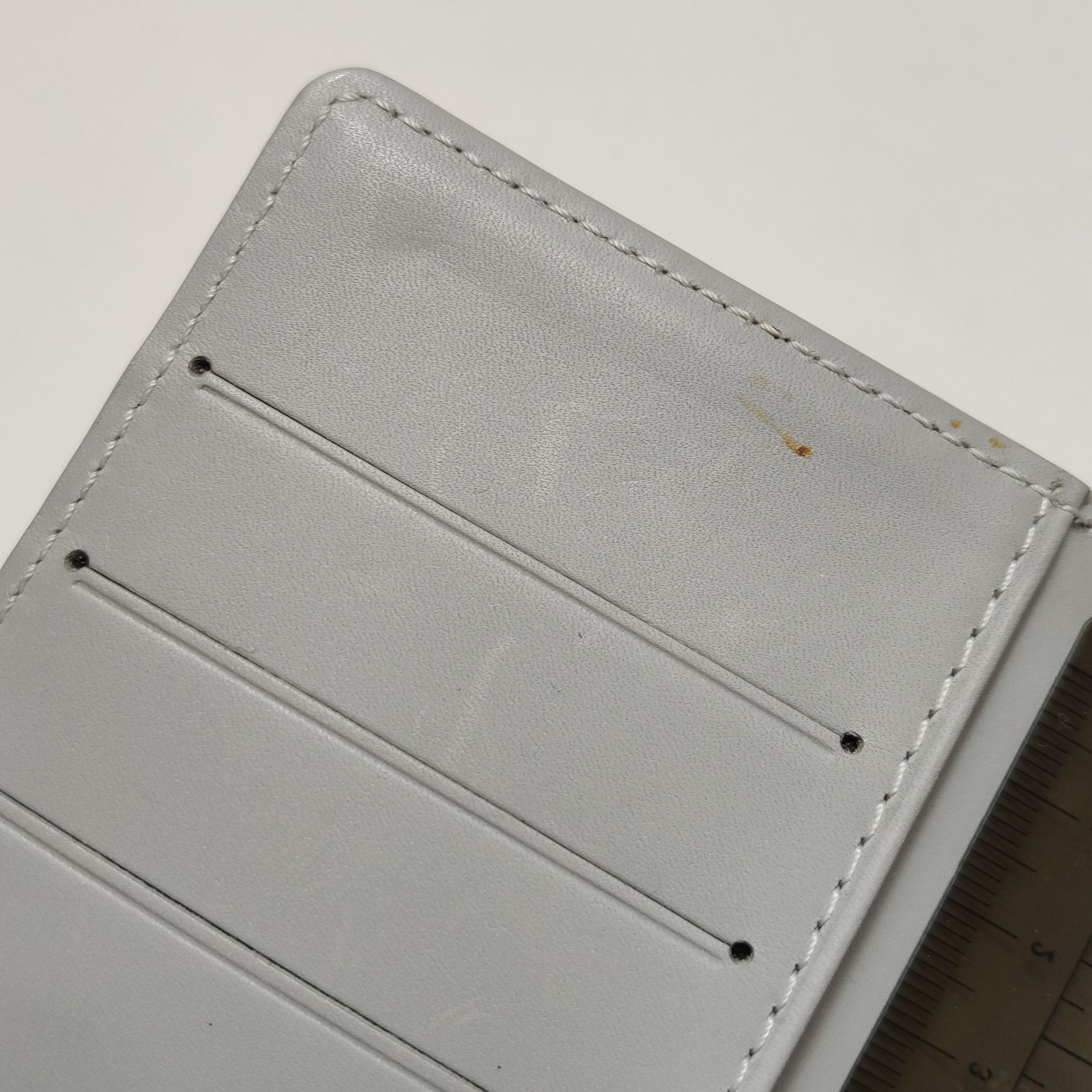 Louis Vuitton Louis Vuitton (LV) patent leather embossed monogram noteboo Size ONE SIZE - 4 Thumbnail