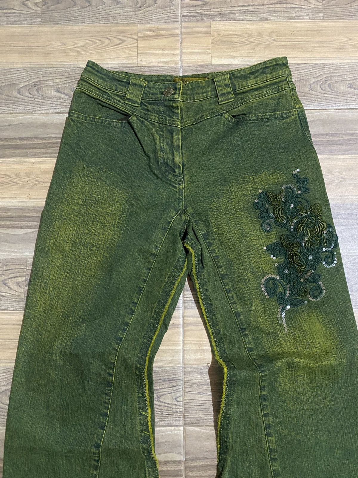 Japanese Brand JAPANESE BRAND FLARED FLOWERS JEANS Size 42" / US 20 - 3 Thumbnail