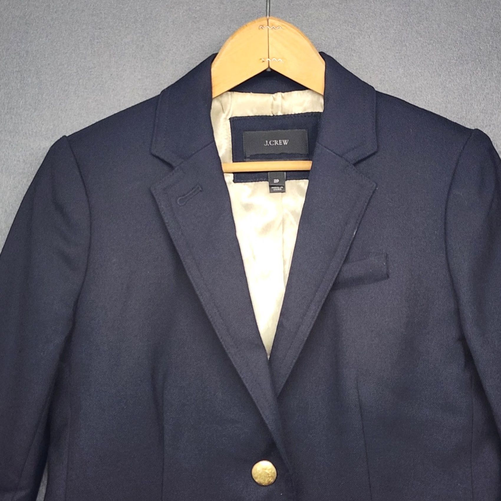 J.Crew J.CREW Schoolboy Wool Blend Blazer 2P Navy Blue Gold Buttons Womens Petite Small Button Closure Long Sleeve Blazer EXCELLENT Size XS / US 0-2 / IT 36-38 - 6 Thumbnail