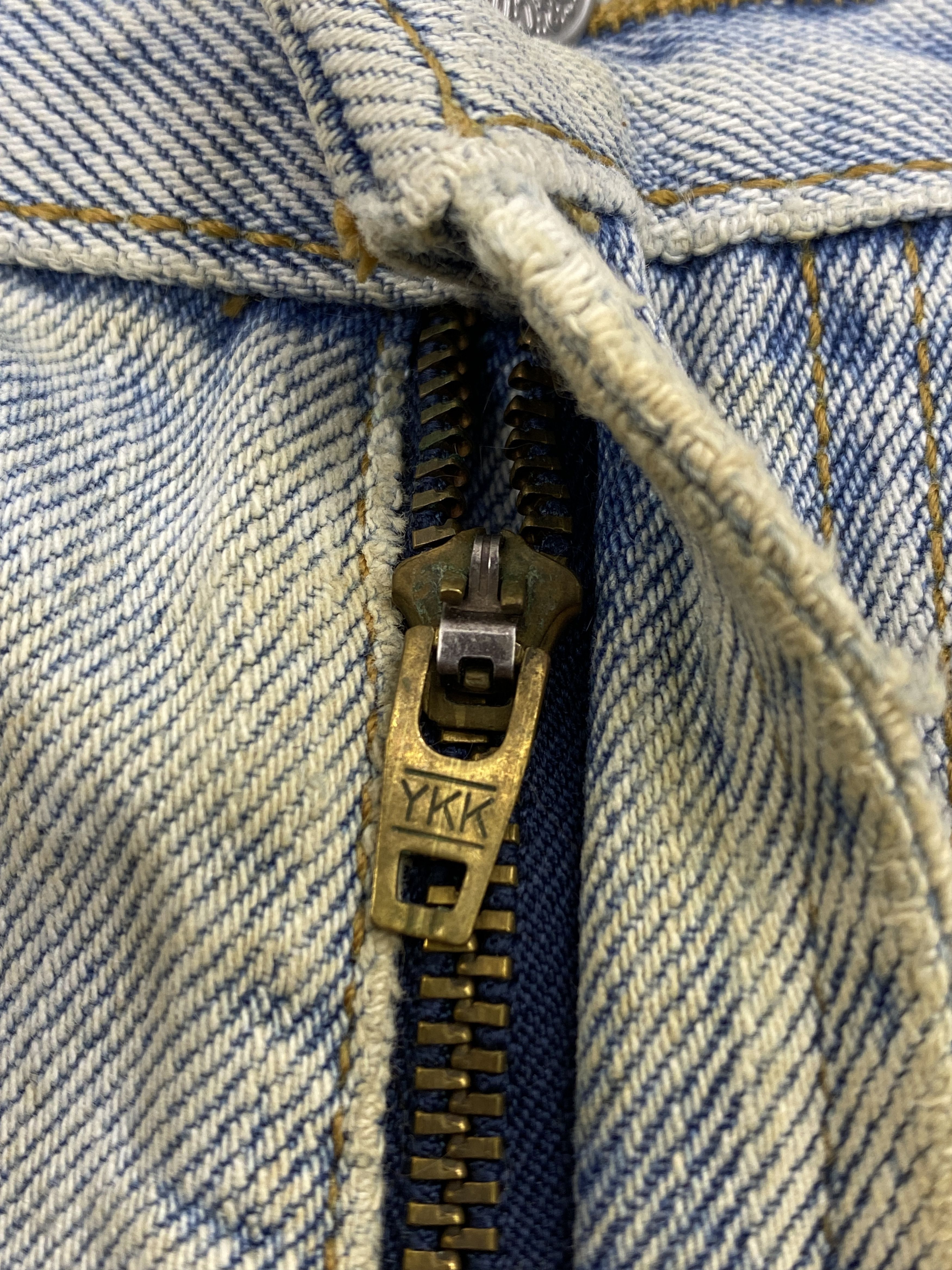 Levi's × Vintage Light Washed Vintage Levis 505 Straight Fit Denim Jeans Size US 40 / EU 56 - 14 Thumbnail