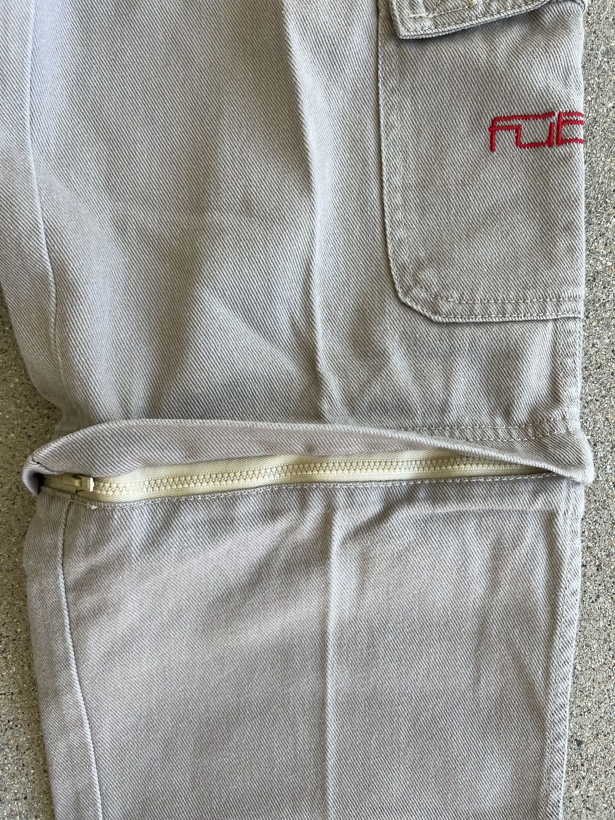 Fubu Y2K Fubu Light Grey Convertible 2-1 Cargo Pants/Shorts Size 36" / US 14 / IT 50 - 7 Thumbnail