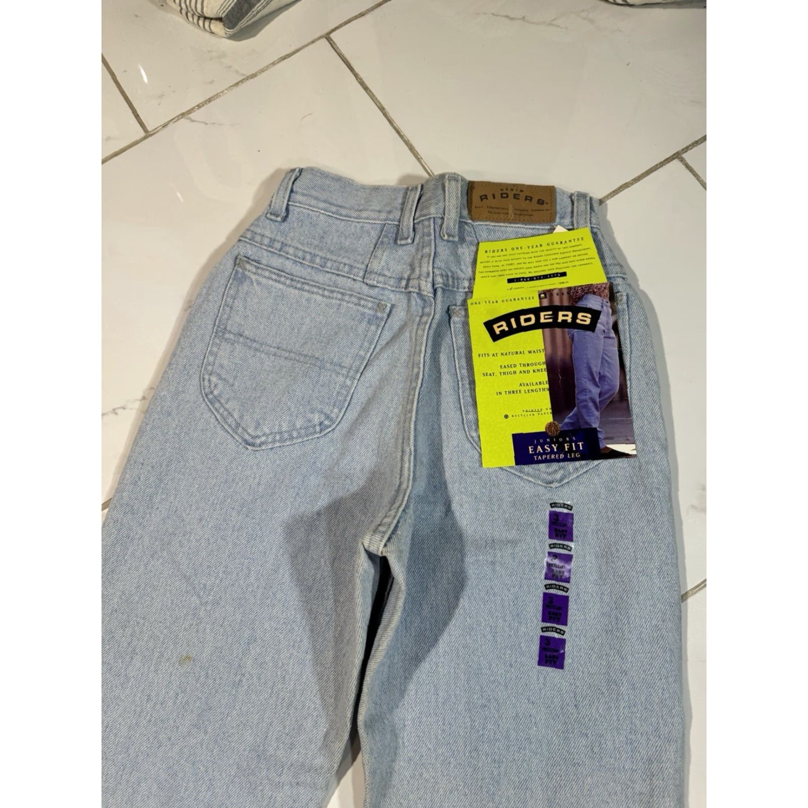Lee VINTAGE Lee Riders Jeans Juniors Size 3 Easy Fit Tapered Denim Blue Women Size 26" / US 2 / IT 38 - 2 Thumbnail