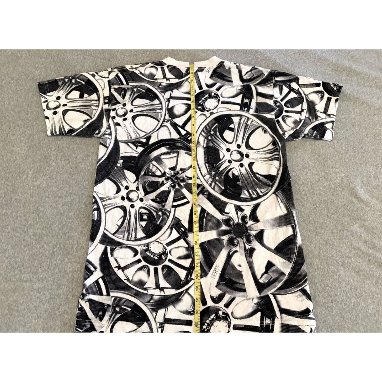Vintage VINTAGE TND Shirt Car Show Rims Wheels AOP Size Large Men White Short Sleeve Crew Neck Graphic Print T-Shirt Cars Art Mexico L Regular Size US L / EU 52-54 / 3 - 5 Thumbnail