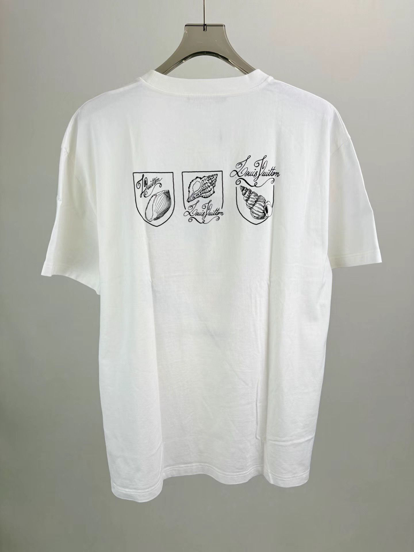 Louis Vuitton LV Conch Shell Printed Embroidered Short Sleeve T-shirt K1 Size US XL / EU 56 / 4 - 2 Thumbnail
