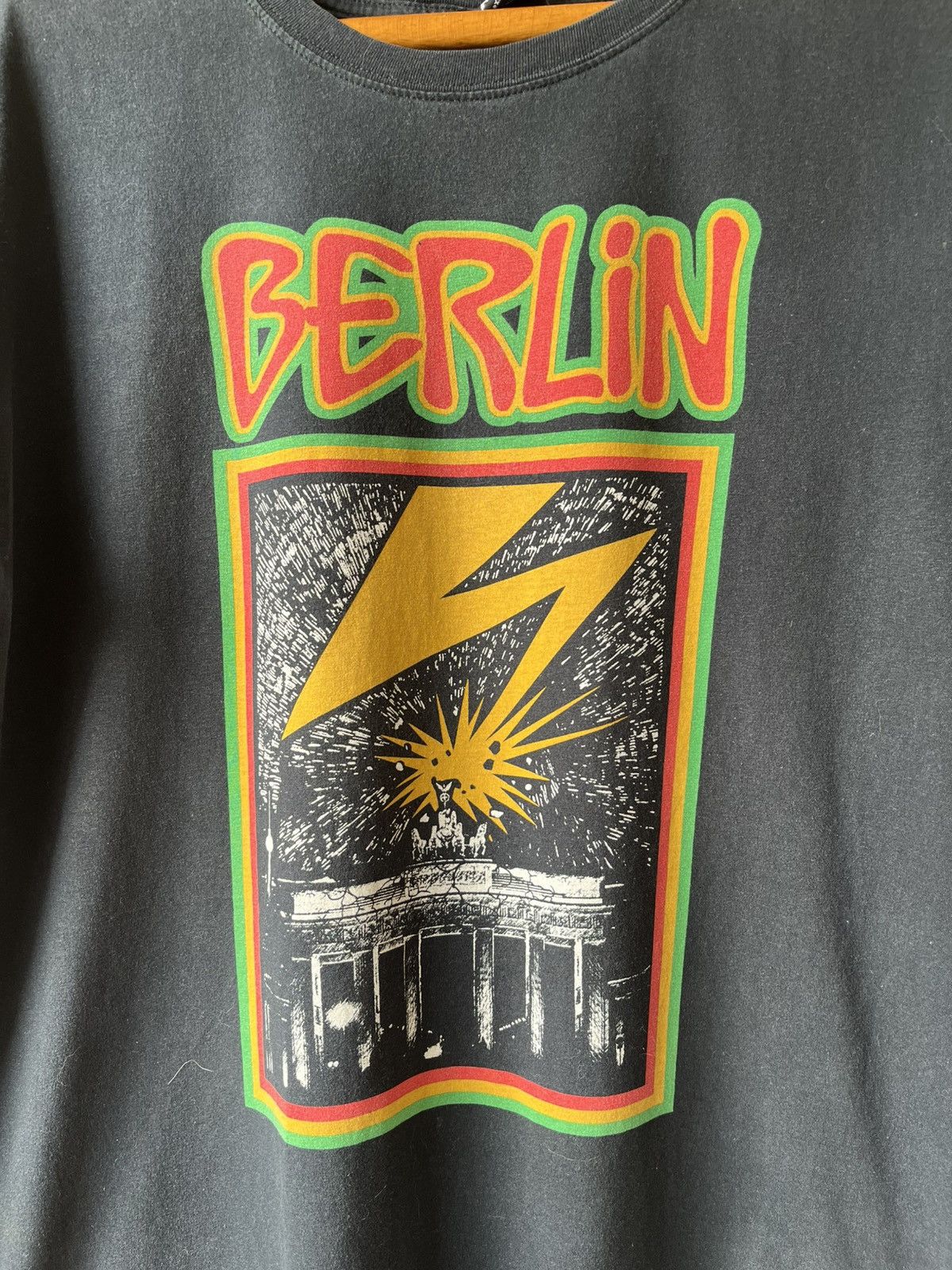 Band Tees Vintage Core tex records Bad Brains Berlin wall shirt Size US XL / EU 56 / 4 - 2 Thumbnail