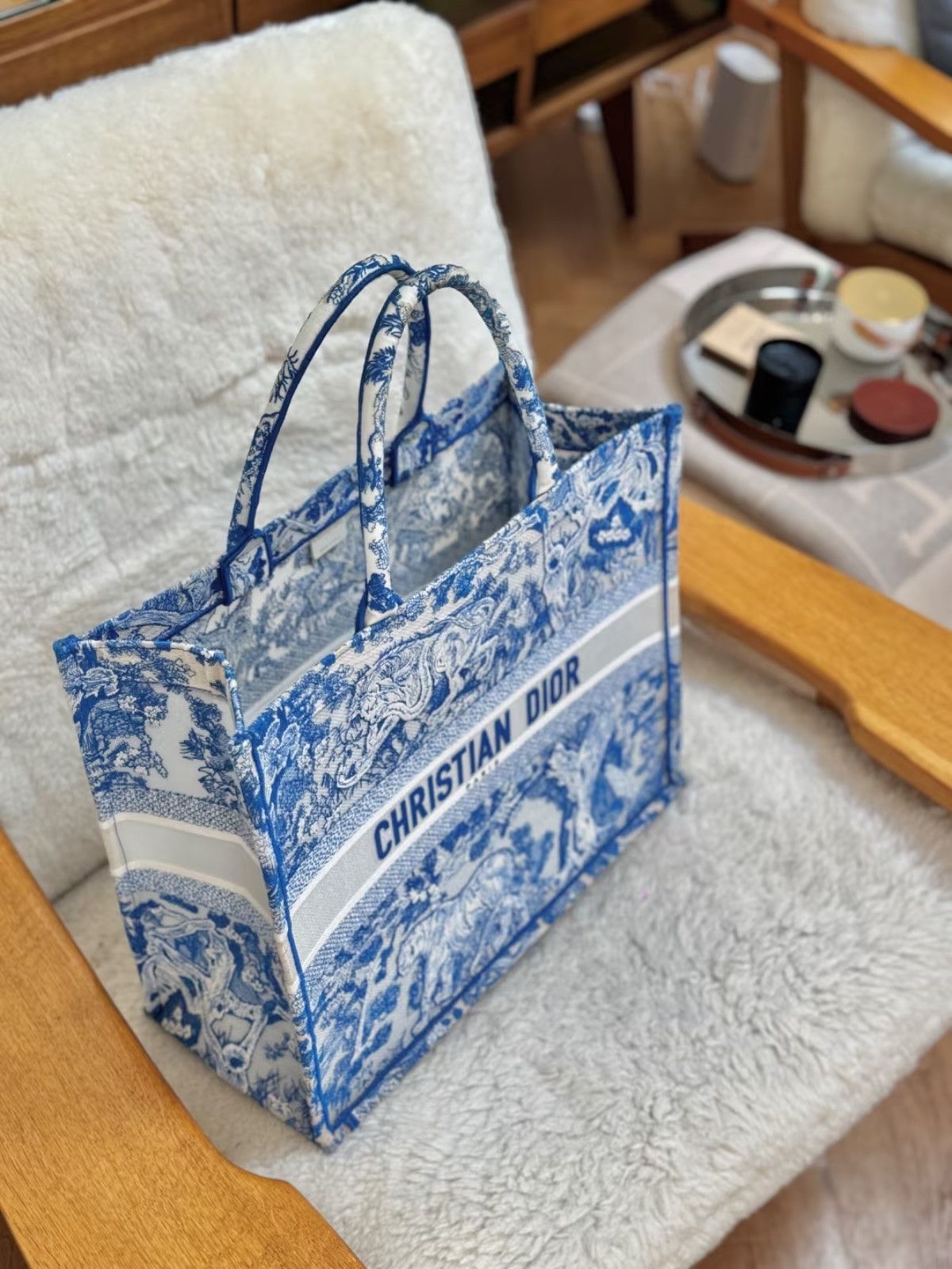 Christian Dior Monsieur Christian Dior Tote Bag DIORIVERA Mykonos Special Edition Size ONE SIZE - 2 Thumbnail