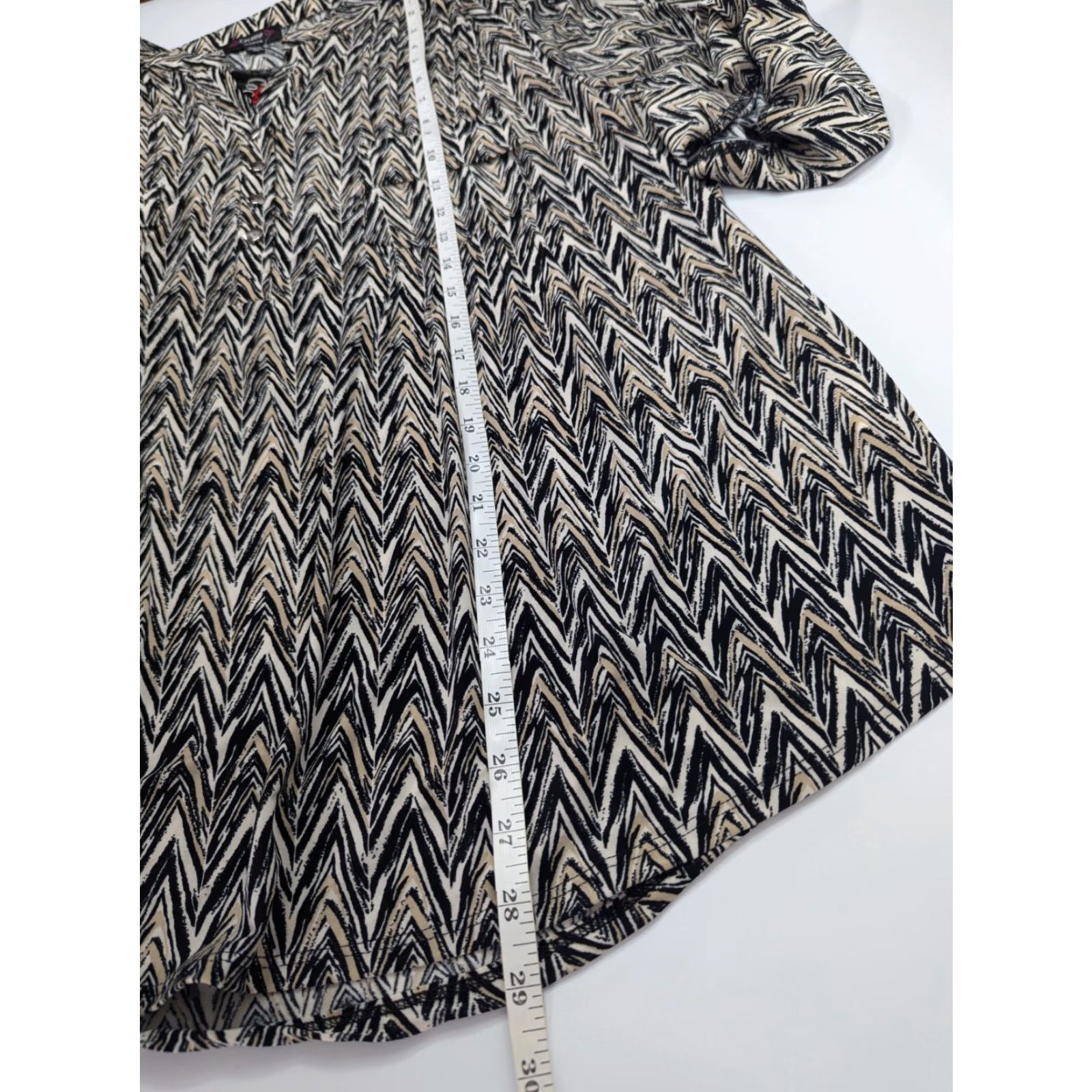 Vintage NWT Cocomo Plus Size 3X Chevron Roll Tab Sleeve Pintuck Button Top V-Neck Henley Shirt Size XXL / US 16-18 / IT 52-54 - 4 Thumbnail