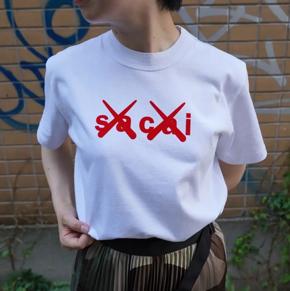 Kaws × Sacai KAWS x Sacai Flock Print T-shirt Size S / US 4 / IT 40 - 1 Thumbnail