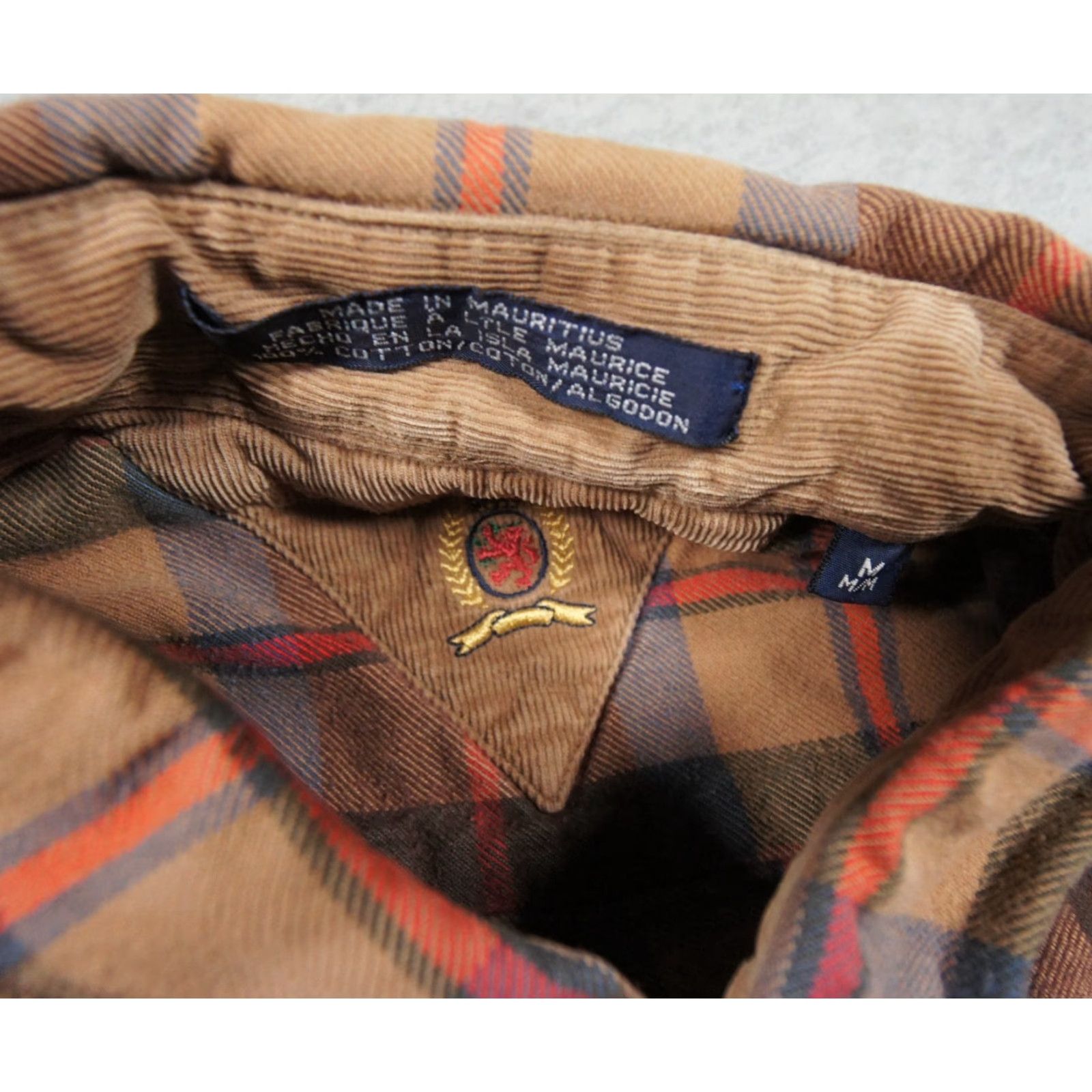 Tommy Hilfiger VINTAGE Tommy Hilfiger Button-Up Shirt Mens Medium Brown Long Sleeve Crest Logo 90s Size US M / EU 48-50 / 2 - 6 Thumbnail