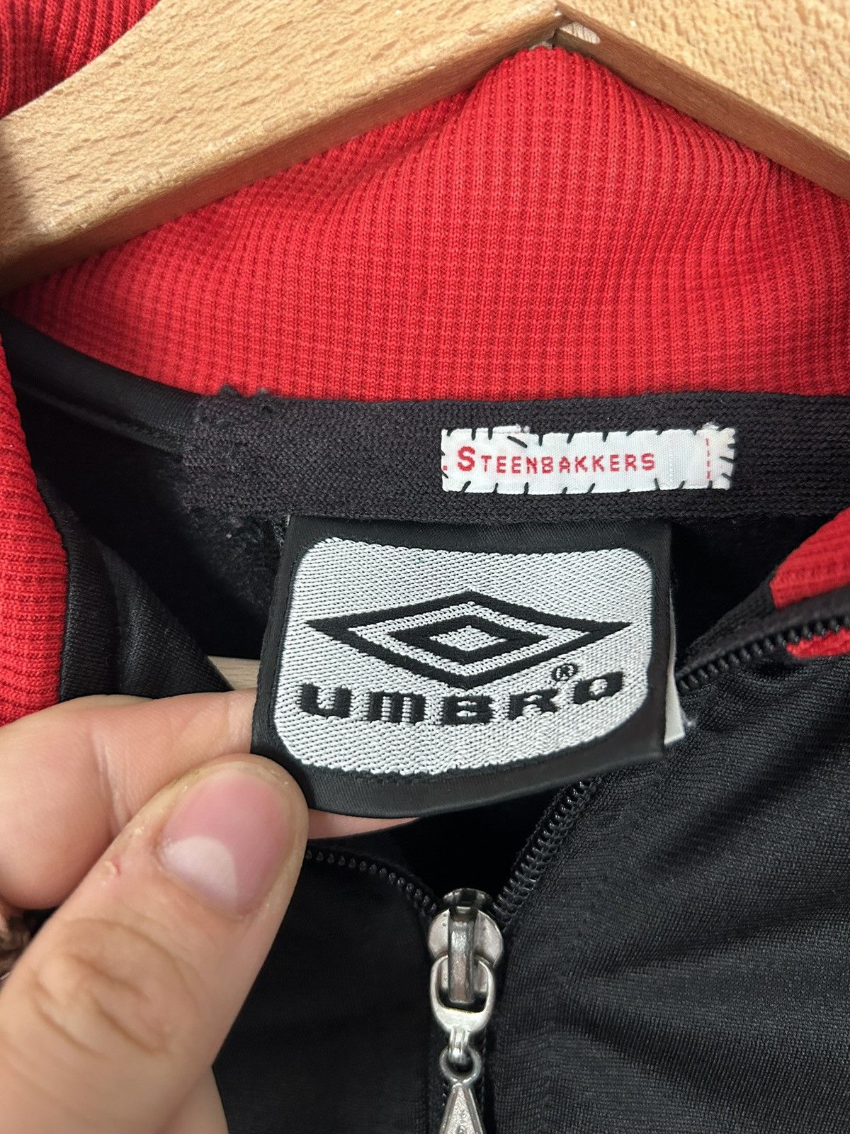 Umbro Vintage Japanese Umbro Soccer Football Sweatshirt 90s Size US S / EU 44-46 / 1 - 8 Thumbnail