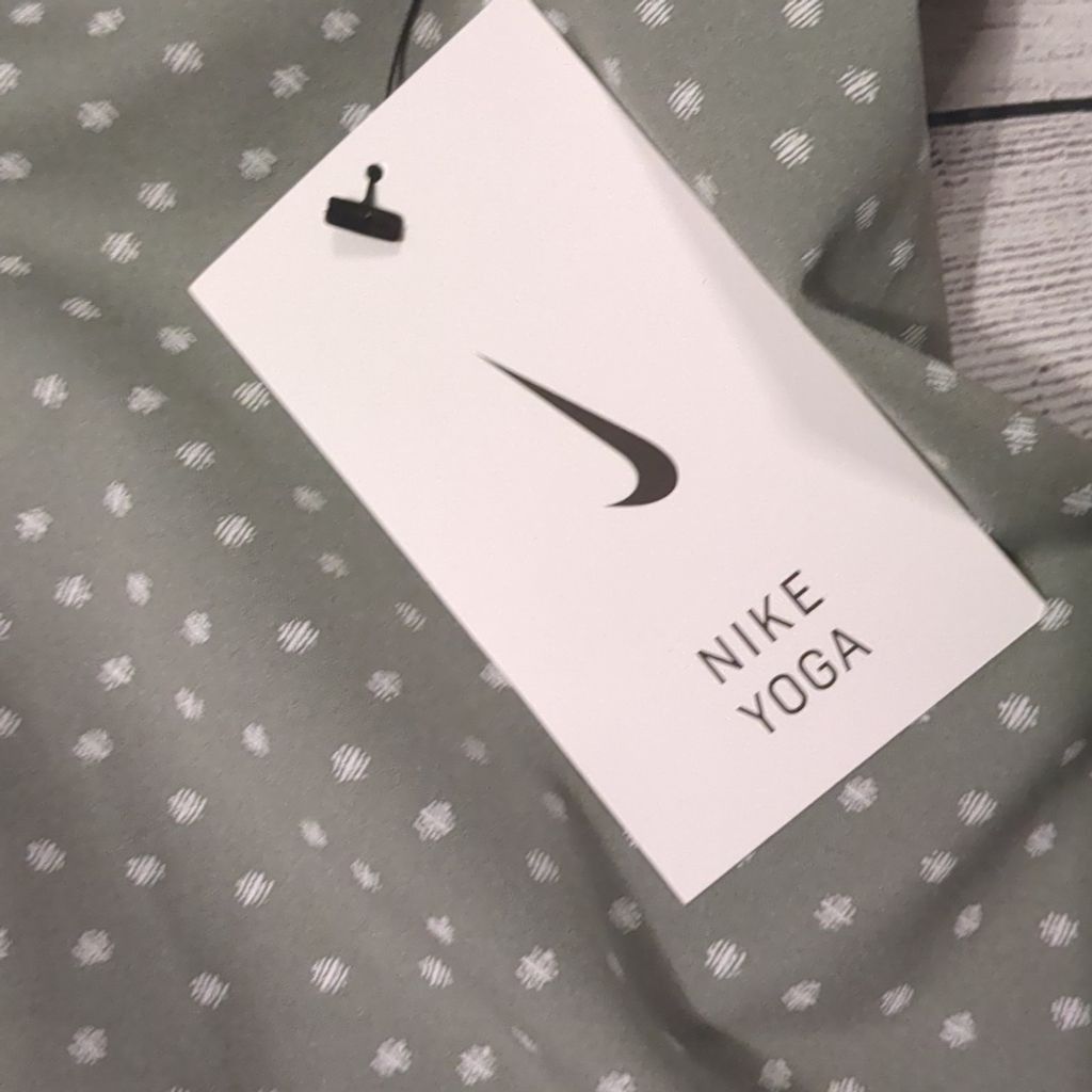 Nike Nike yoga high rise 7/8 tight size medium Size 23" - 2 Thumbnail