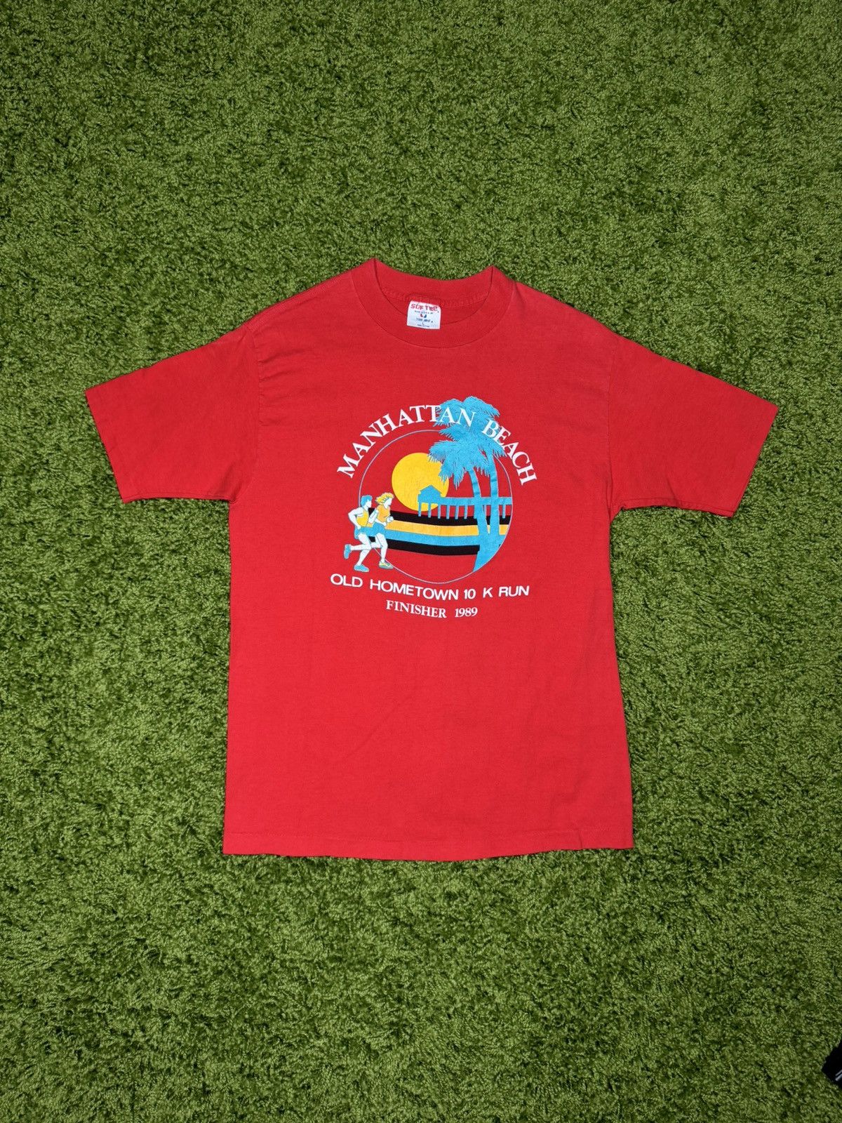 Vintage 1989 Manhattan Beach Old Hometown 10k Tee Size US L / EU 52-54 / 3 - 1 Thumbnail