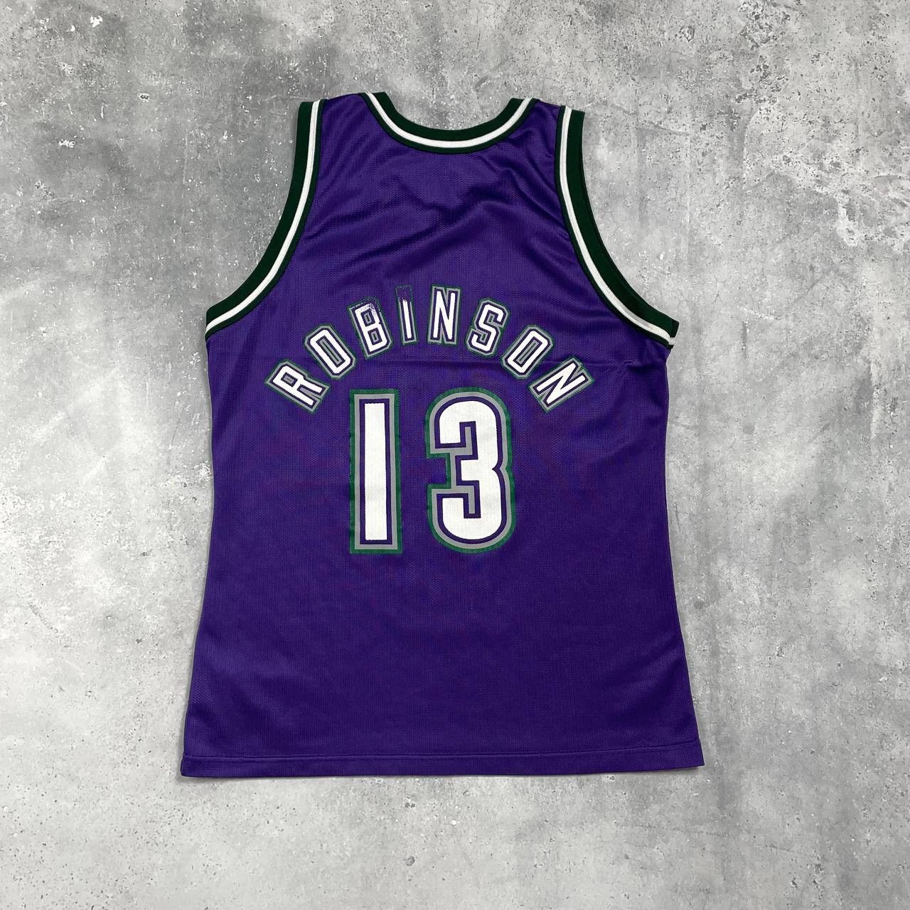 NBA Vintage 90s Milwaukee Bucks No 13 Glenn Robinson NBA Jersey Size US XXS / EU 40 - 2 Thumbnail