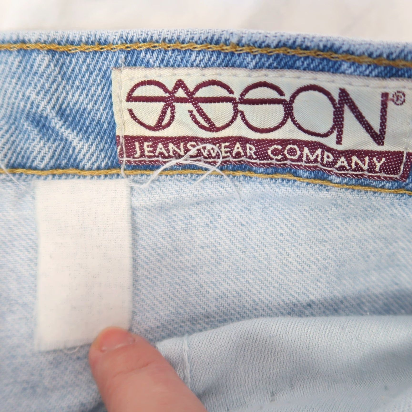 Vintage VINTAGE Sasson Jeans 90s Light Wash Blue Denim High Rise Mom Jeans 28" Waist 26" Inseam 100% Cotton Womens Size 28" / US 6 / IT 42 - 4 Thumbnail