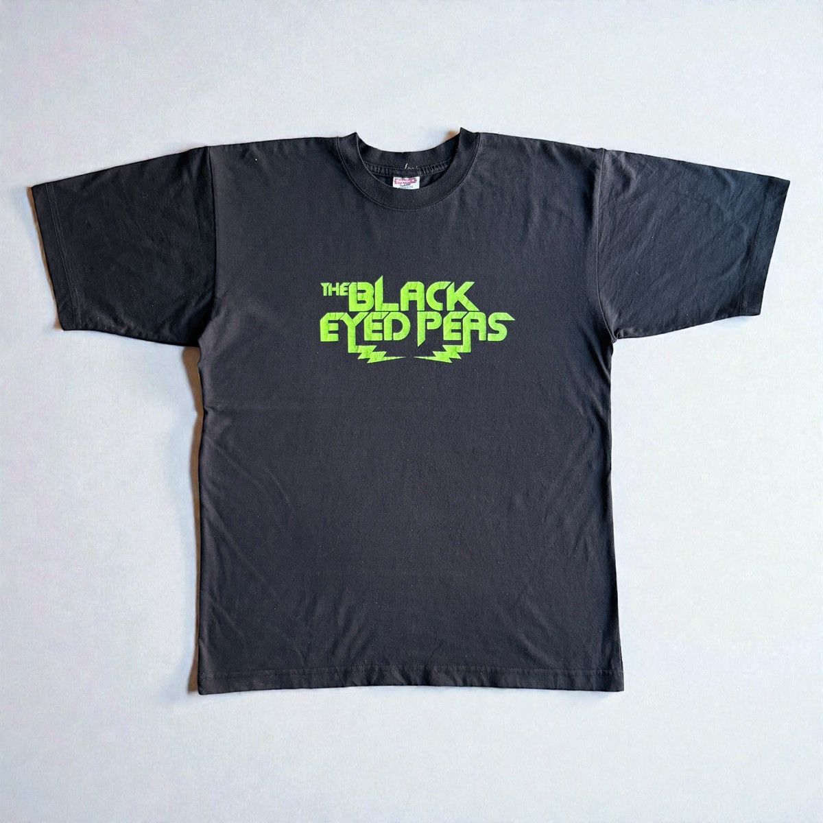 Band Tees Vintage Band/Group Tee - The Black Eyed Peas The End Tour Size US M / EU 48-50 / 2 - 1 Thumbnail