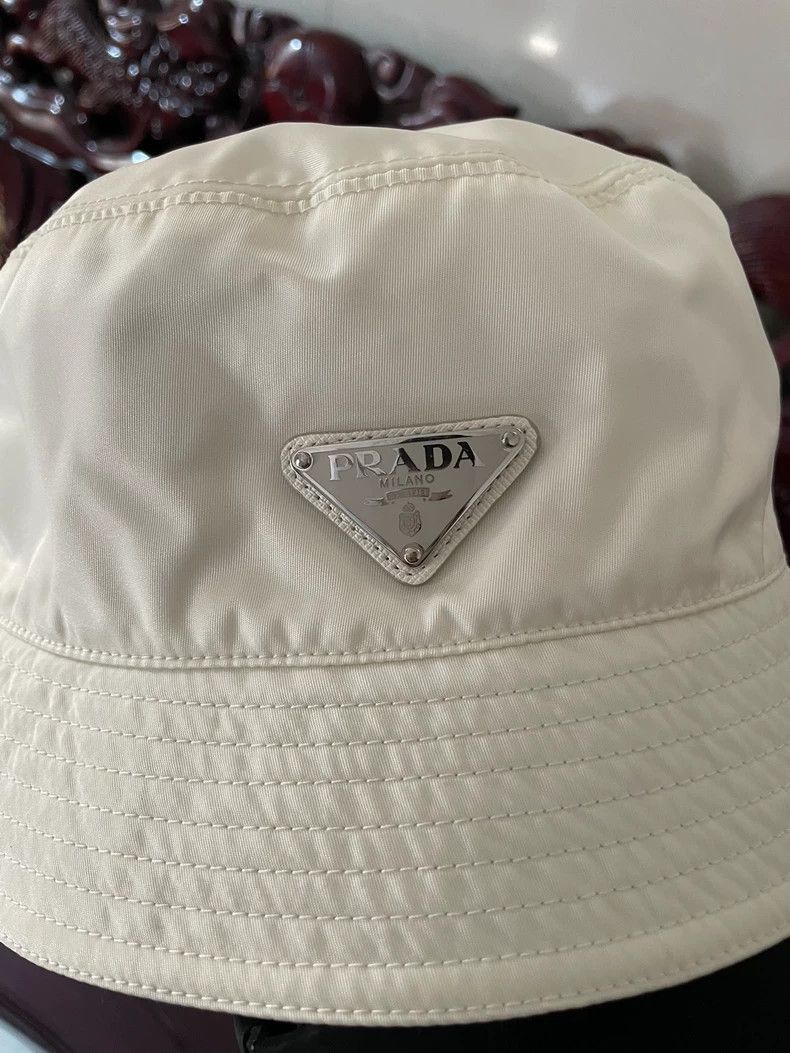 Prada Prada White Bucket Hat in Excellent Condition-2506 Size ONE SIZE - 2 Thumbnail