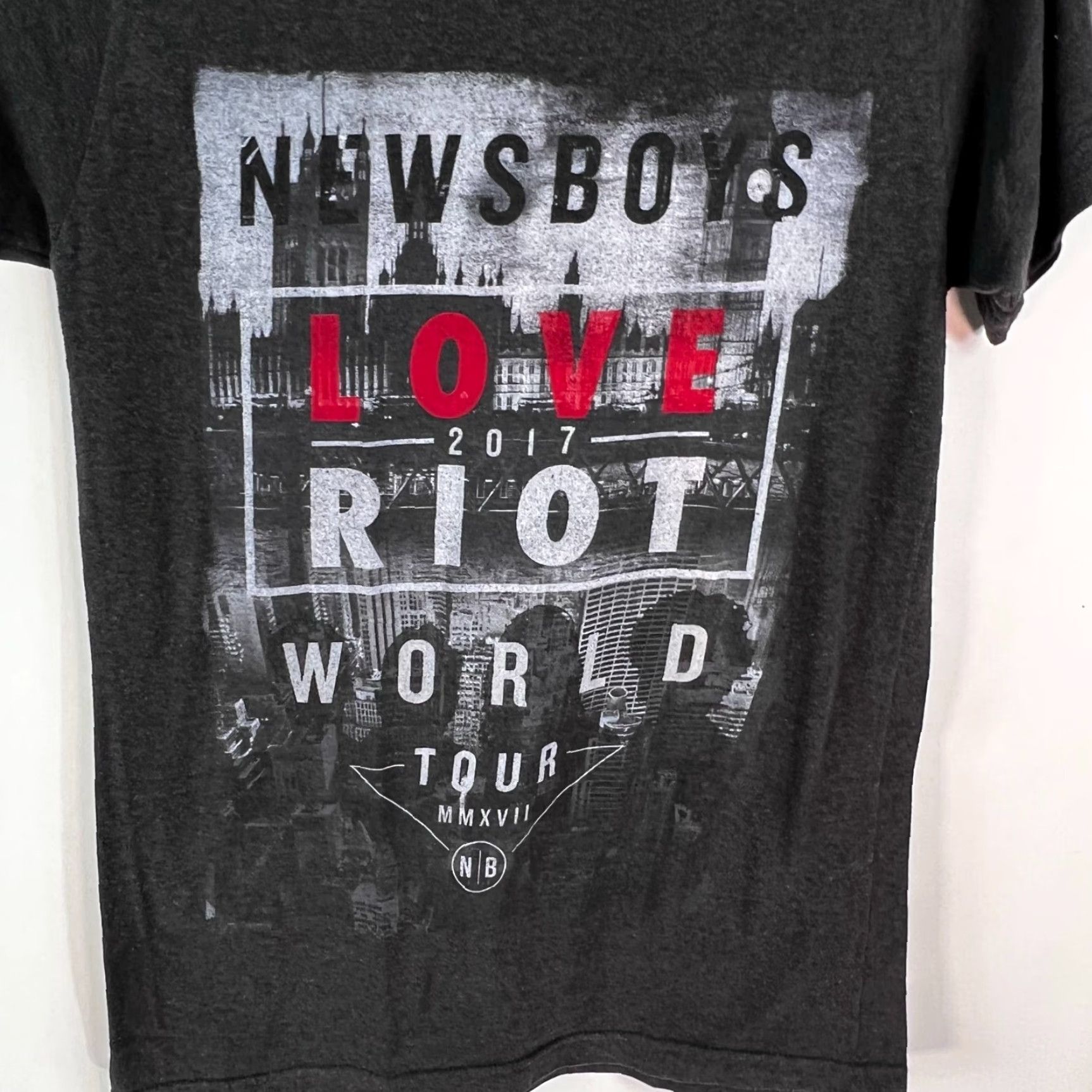 Vintage VINTAGE News Boys Love Riot Men's 2017 World Tour Graphic Print Black T-Shirt Size S Size US S / EU 44-46 / 1 - 2 Thumbnail