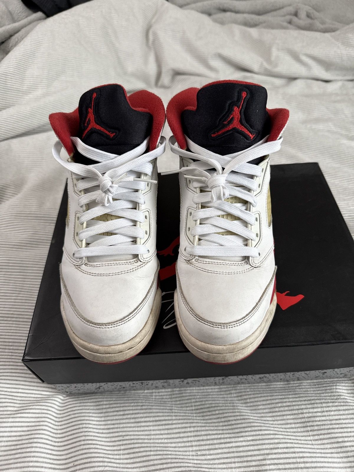 Jordan Brand Fire Red Black Tongue (2013) Jordan 5 Size US 7 / EU 40 - 3 Thumbnail