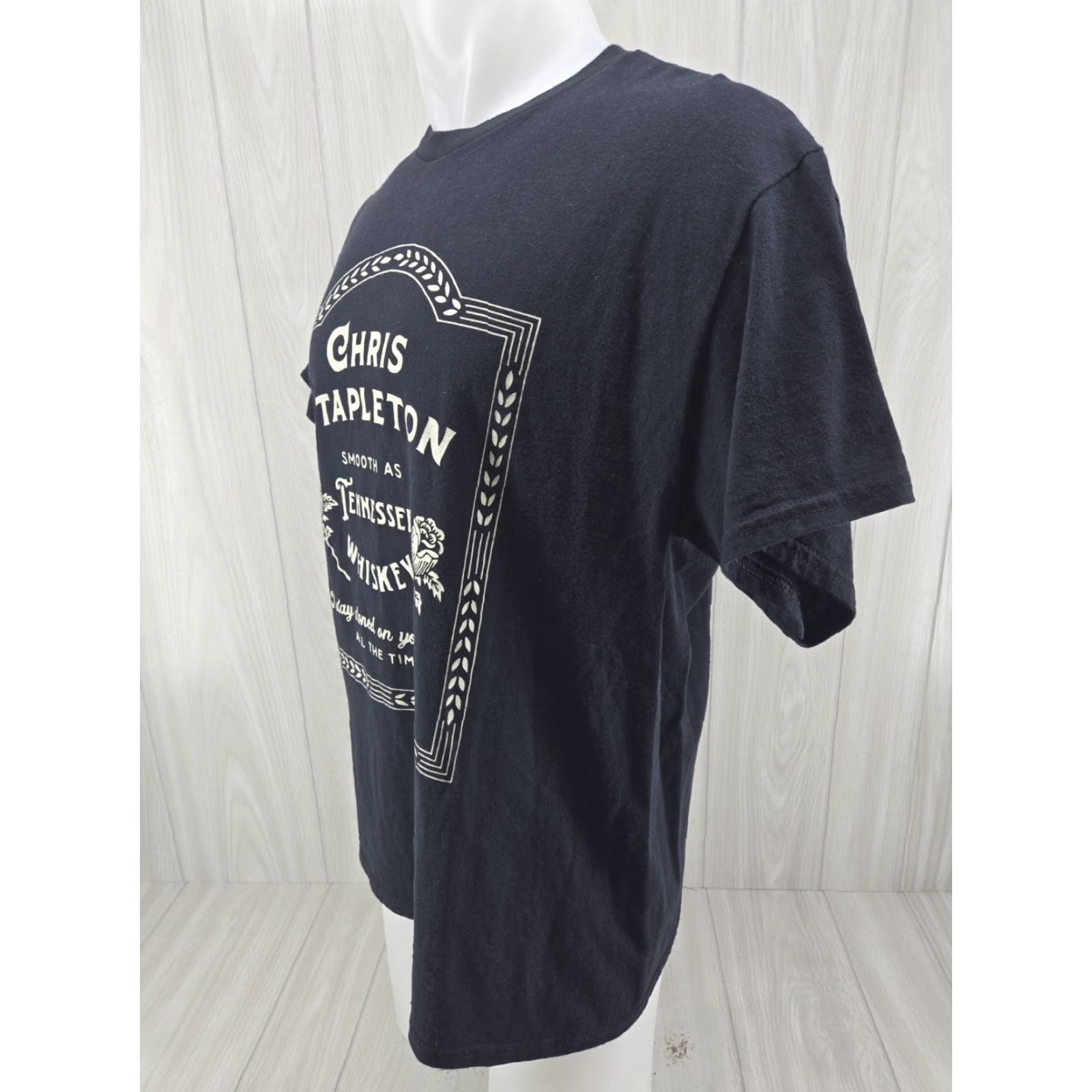 Vintage Chris Stapleton Tennessee Whiskey Traveller Country Tee Large Concert Souvenir T-Shirt Men Black Short Sleeve Crew Neck Graphic Print/Logo Vintage No Size US L / EU 52-54 / 3 - 4 Thumbnail
