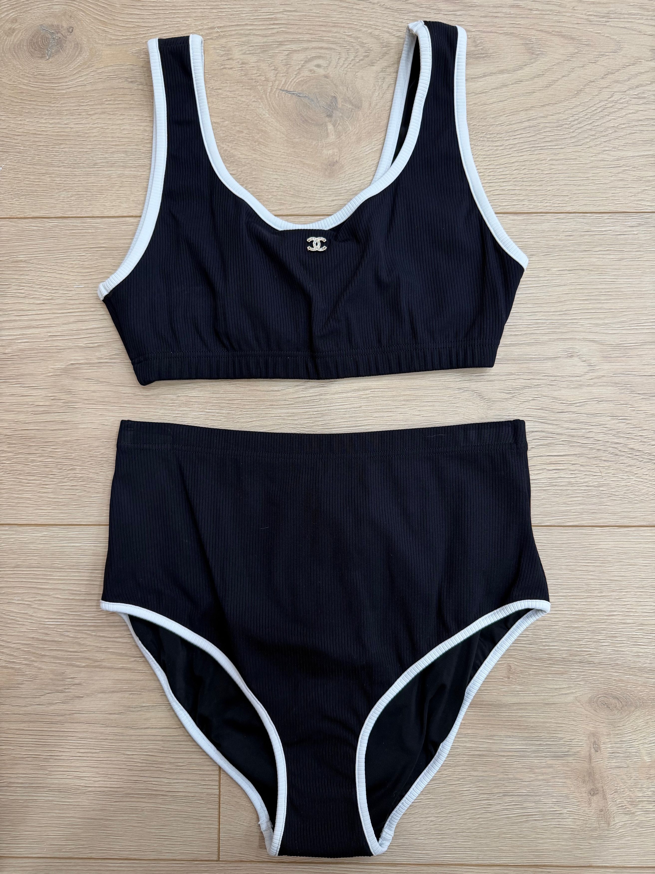 Chanel 22S White CC Logo Bikini Two Piece Swimsuit Bathing Suit 38 Size XS / US 0-2 / IT 36-38 - 2 Thumbnail