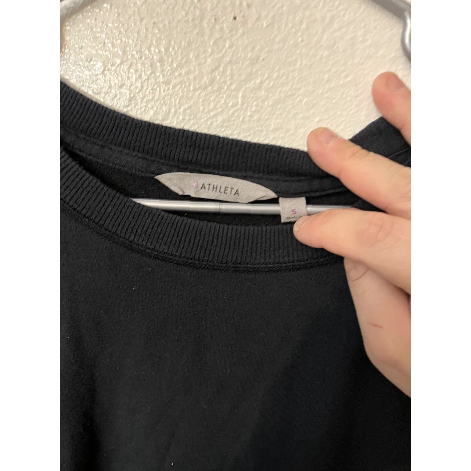 Athleta Athleta Sweatshirt Women Size Small Black Modal Blend Pullover Knit Raglan Sleeve Solid Logo Round Neck Short Description? Size S / US 4 / IT 40 - 2 Thumbnail
