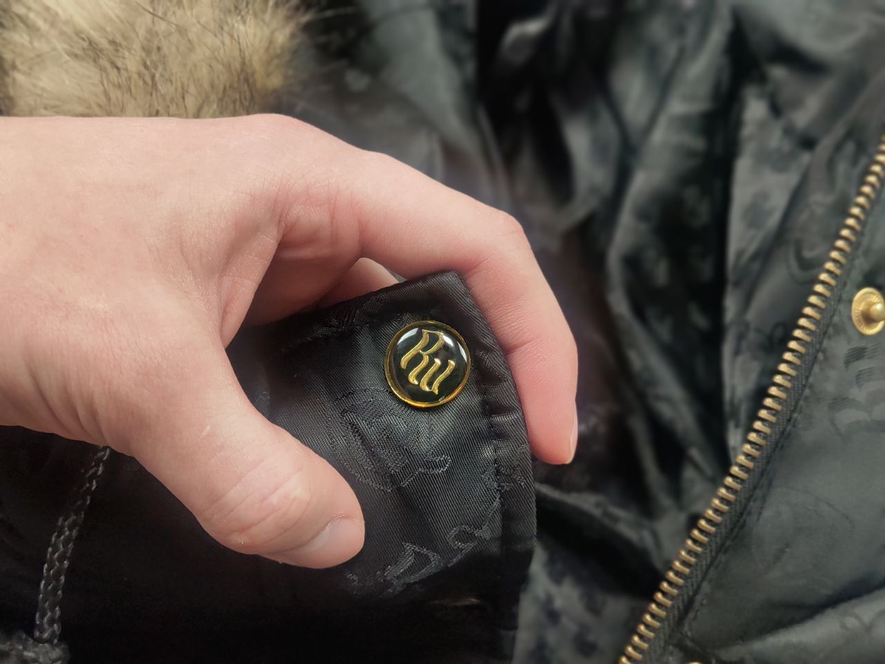 Rocawear Vintage y2k Rocawear Black Japan Fur Cropped Jacket LGB Size US S / EU 44-46 / 1 - 16 Thumbnail