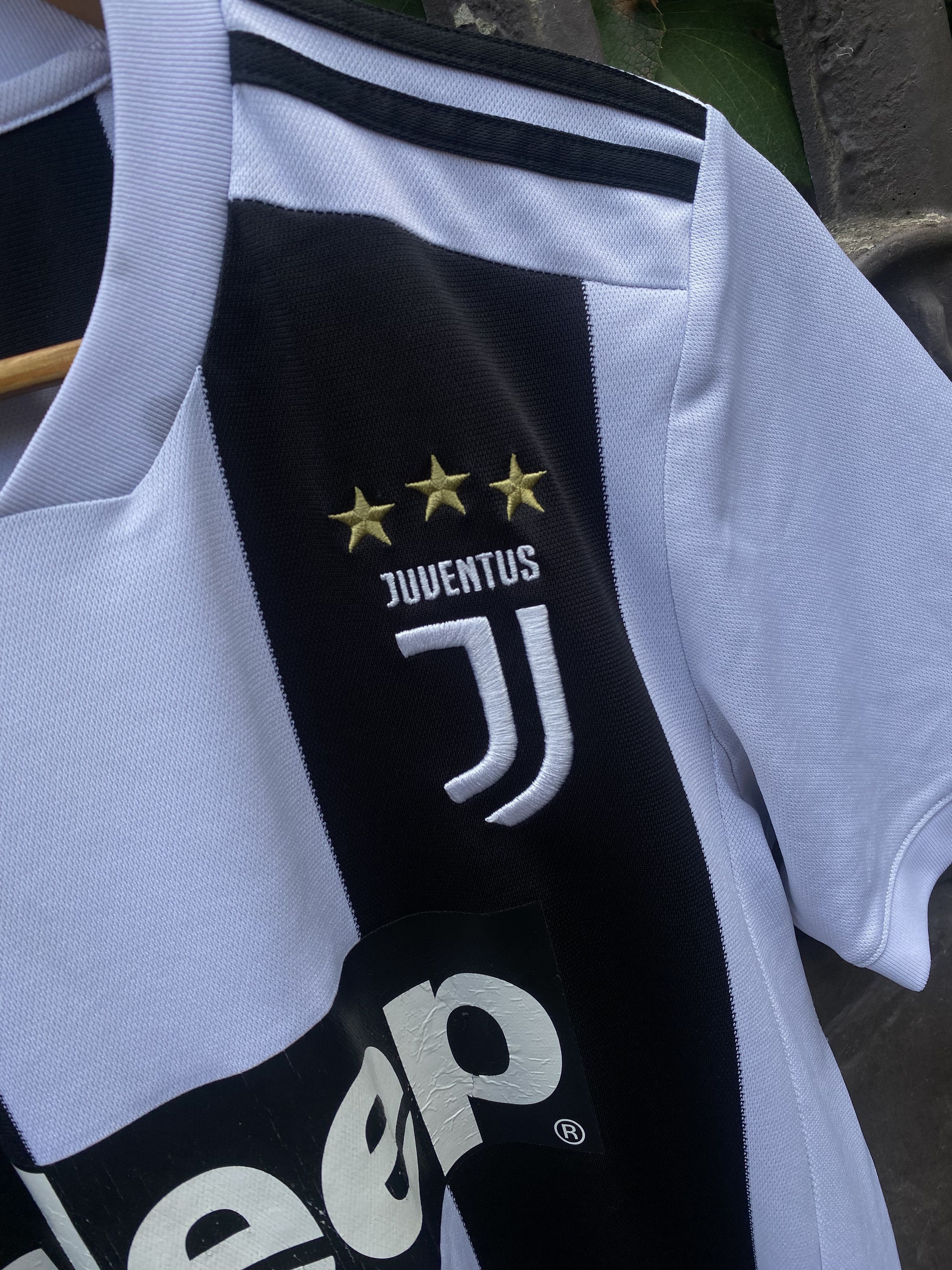 Adidas Juventus Home football shirt 18/19 Adidas Maglia Mens Size S Size US S / EU 44-46 / 1 - 13 Thumbnail