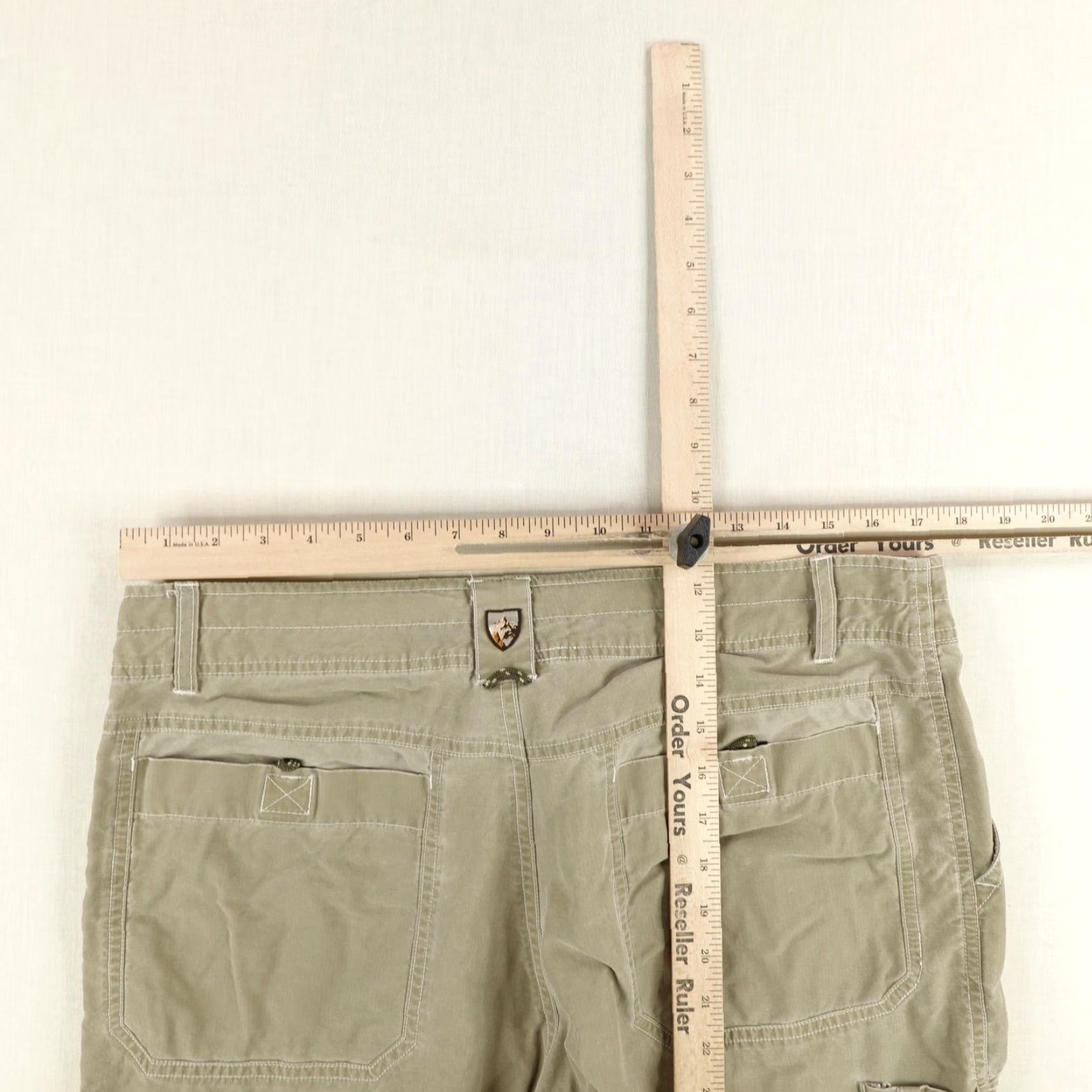 Vintage VINTAGE Kuhl Cargo Shorts Mens 34 Beige Casual Hiking Workwear Outdoor Cotton Breathable Quick Dry Size US 34 / EU 50 - 6 Thumbnail