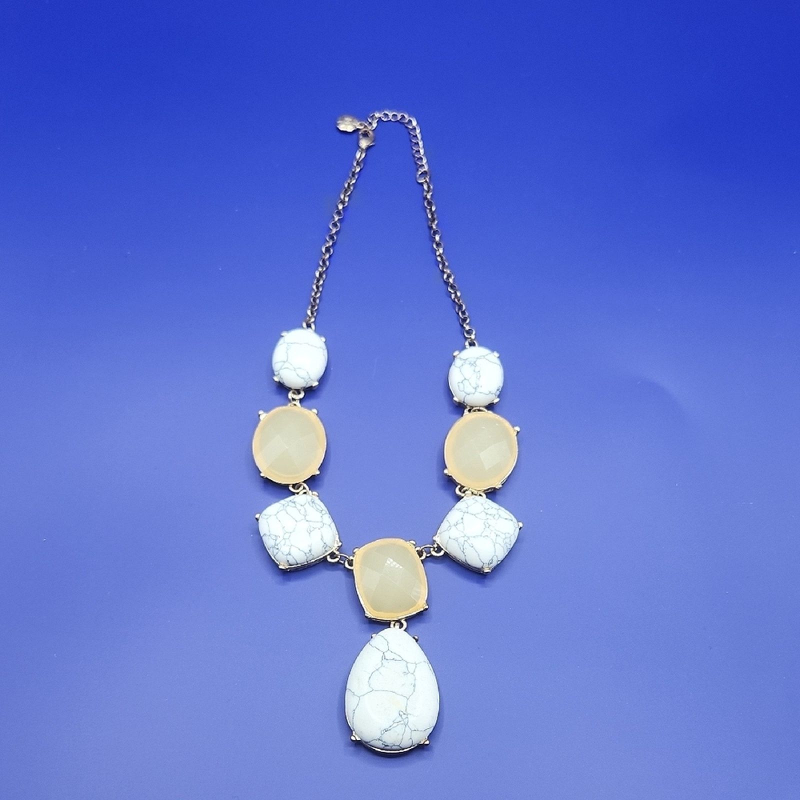 Monet Monet White and Gold Necklace Size ONE SIZE - 1 Thumbnail