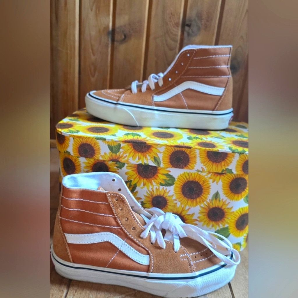 Vans Vans Tan and White High-Top Sneakers with Signature Stripe Size US 6 / IT 36 - 10 Thumbnail