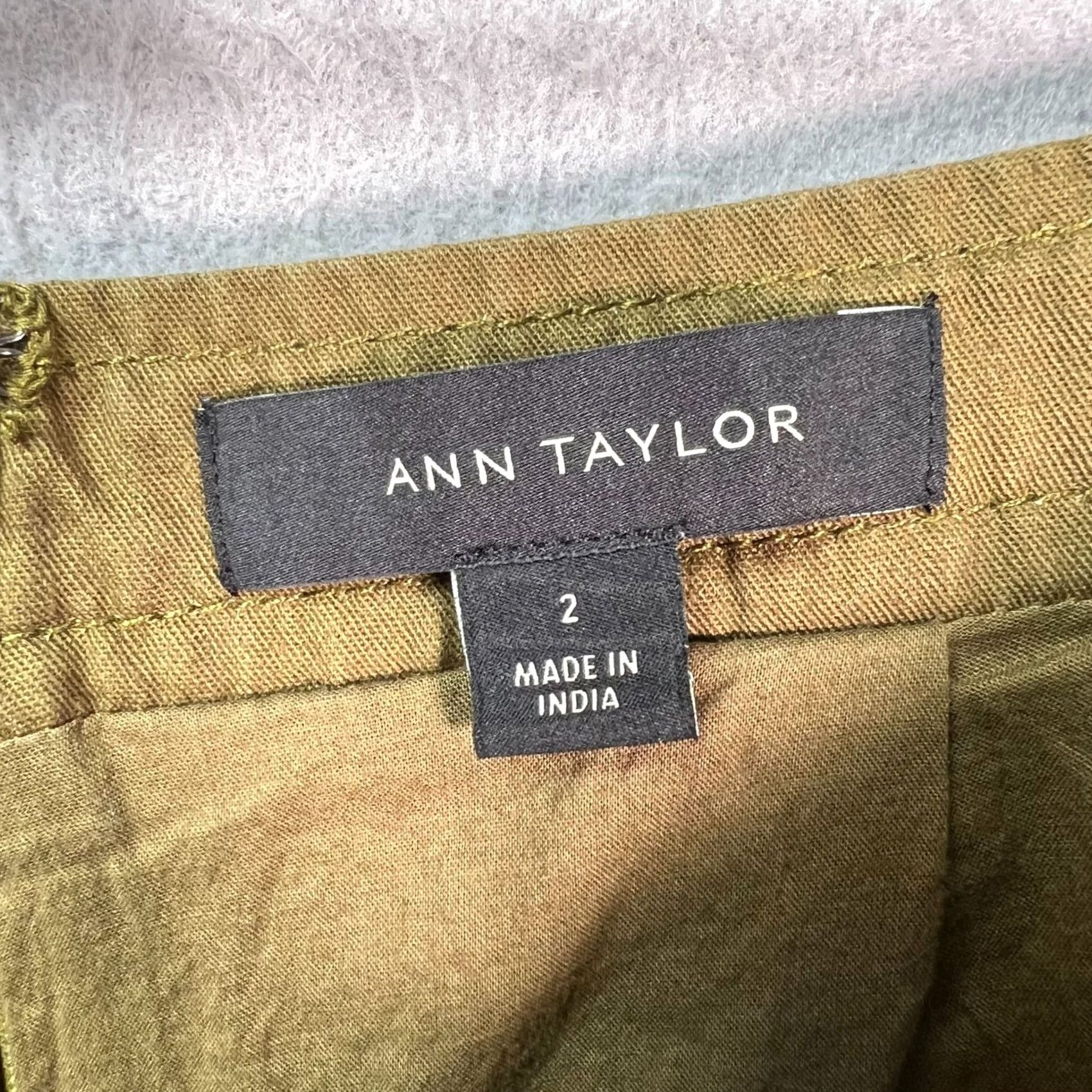 Ann Taylor Ann Taylor Skirt Size 2 Olive Green Cotton Floral Embroidered Womens Size 26" / US 2 / IT 38 - 3 Thumbnail