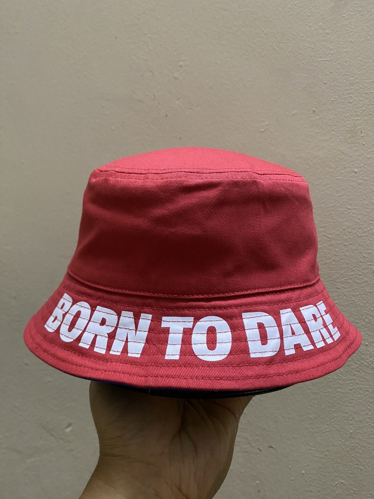 Other Tudor Born To Dare Reversible Bucket Hat Red Blue Size ONE SIZE - 1 Thumbnail