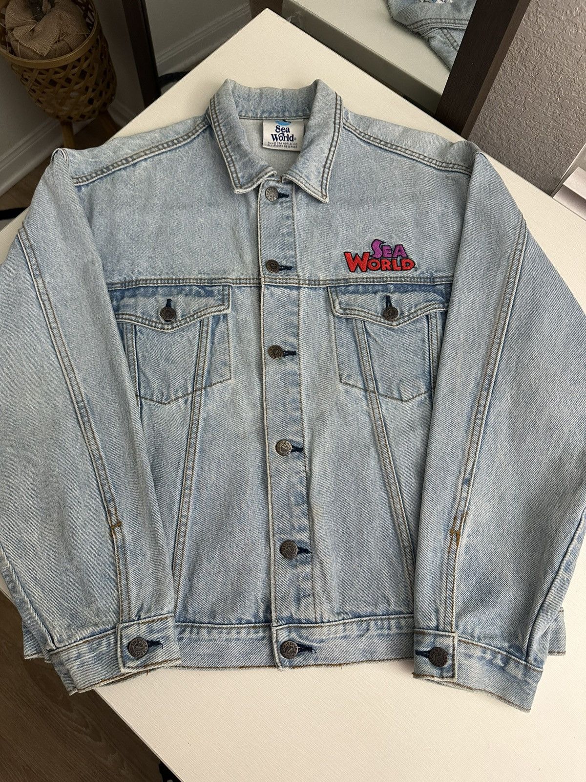 Vintage Vintage 90s Sea World Embroidered Denim Jacket Large Size US L / EU 52-54 / 3 - 8 Thumbnail