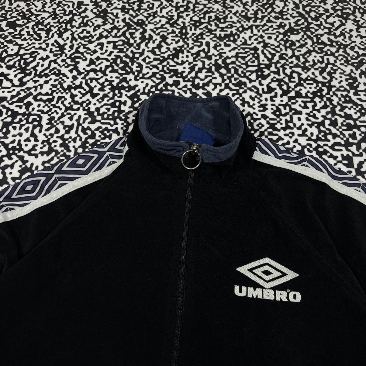 Umbro Vintage 90s UMBRO Velour Lampas Retro Light Track Jacket Size US L / EU 52-54 / 3 - 5 Thumbnail