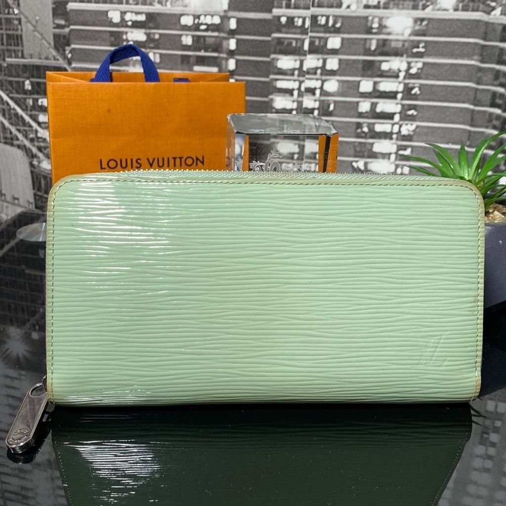 Louis Vuitton Auth Rare Louis Vuitton Epi Electric Patent Leather Wallet Size ONE SIZE - 8 Thumbnail