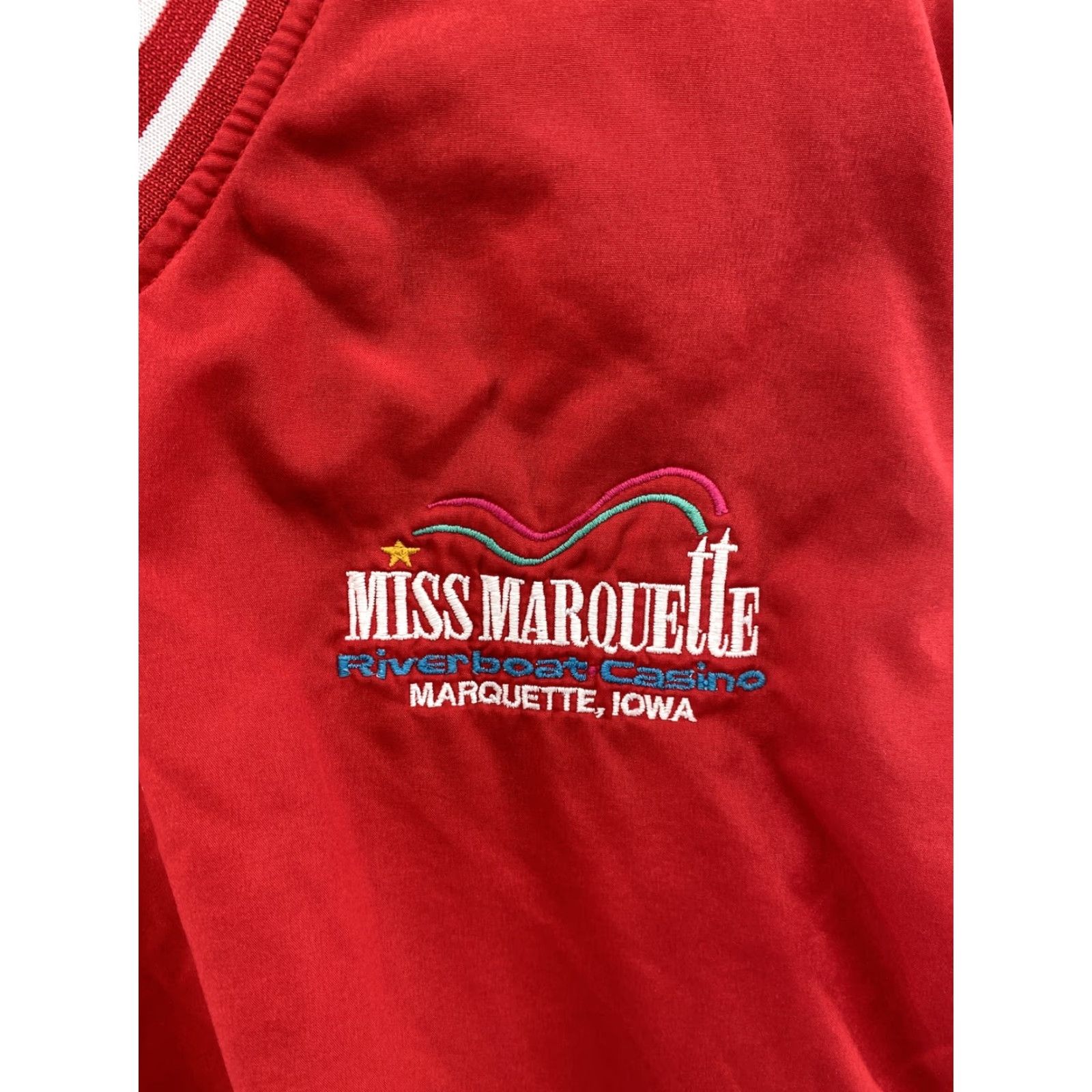 Reebok VINTAGE Reebok Windbreaker Jacket Unisex Adults L Red Miss Marquette Riverboat Casino Iowa Size US L / EU 52-54 / 3 - 2 Thumbnail
