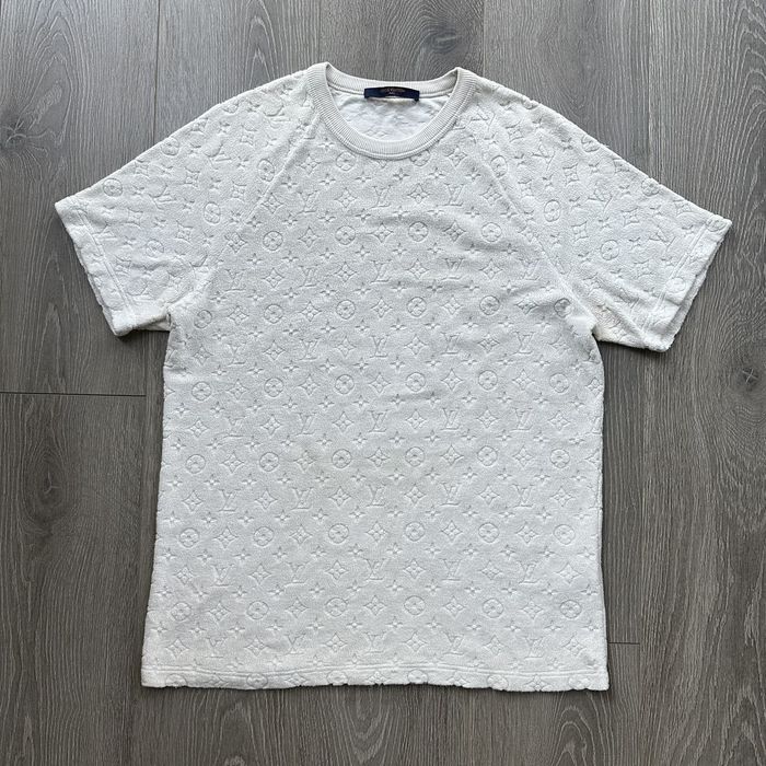 2018 Louis Vuitton monogram towel tee Condition - Excellent, used Size - M  $650 - DM to purchase