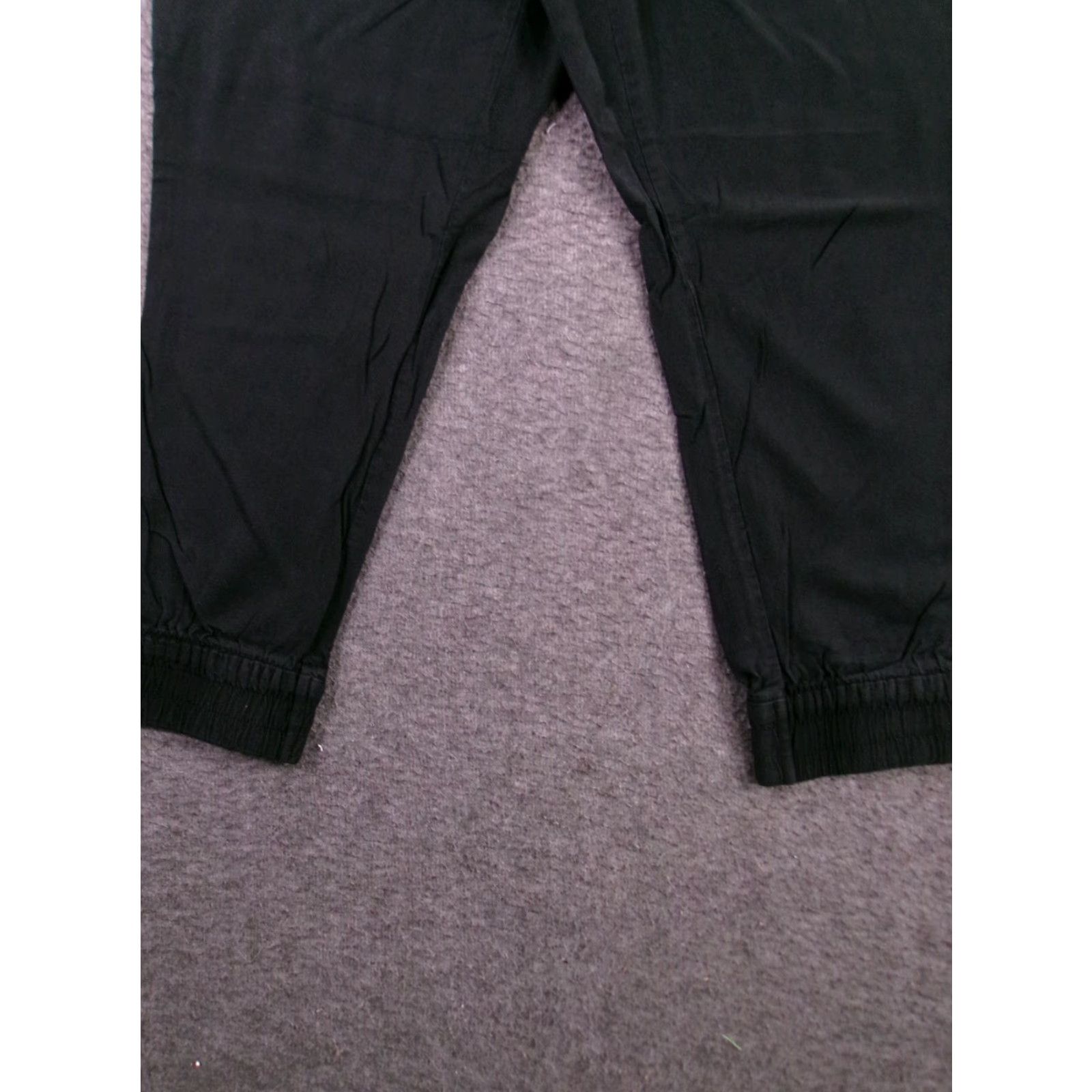 Old Navy Old Navy Jogger Pants Women M Black Elastic Waist Cuffed Front Patch Pockets Size 32" / US 10 / IT 46 - 3 Thumbnail
