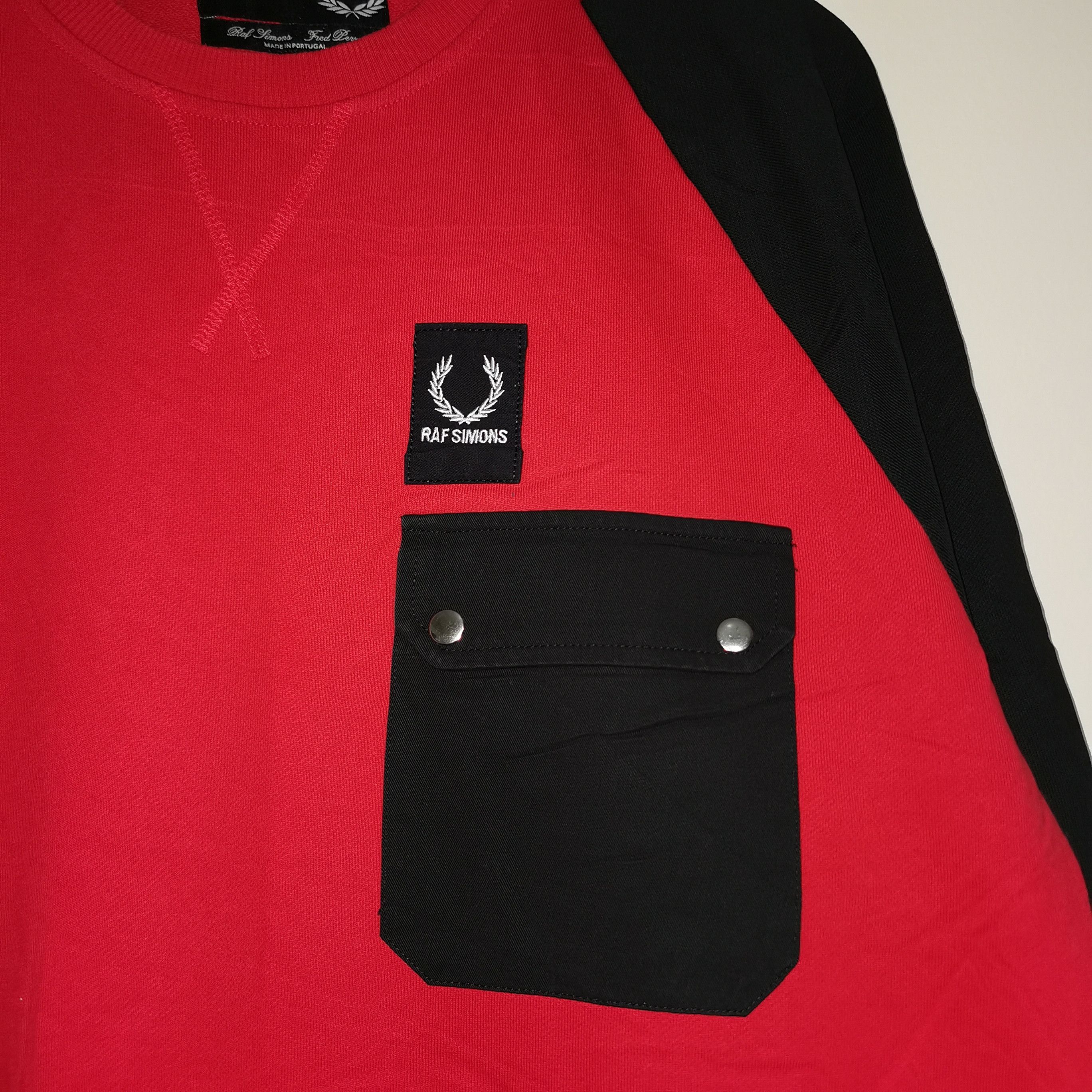 Fred Perry × Raf Simons Rare Raf Simons X Fred perry Red Pocket Crewneck Size US XL / EU 56 / 4 - 2 Thumbnail