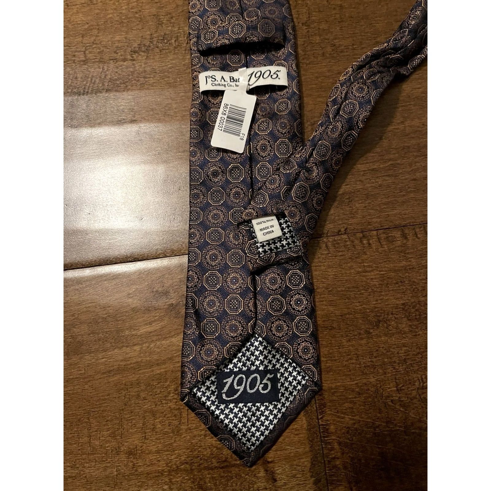 Jos. A. Bank Jos. A Bank 1905 Silk Floral Geometric Neck Tie Men's New Size ONE SIZE - 2 Thumbnail