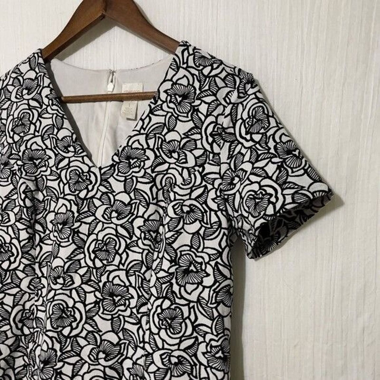Chicos Chico's Dress Knee Length Textured Floral Jacquard Size M 1 Size M / US 6-8 / IT 42-44 - 8 Thumbnail
