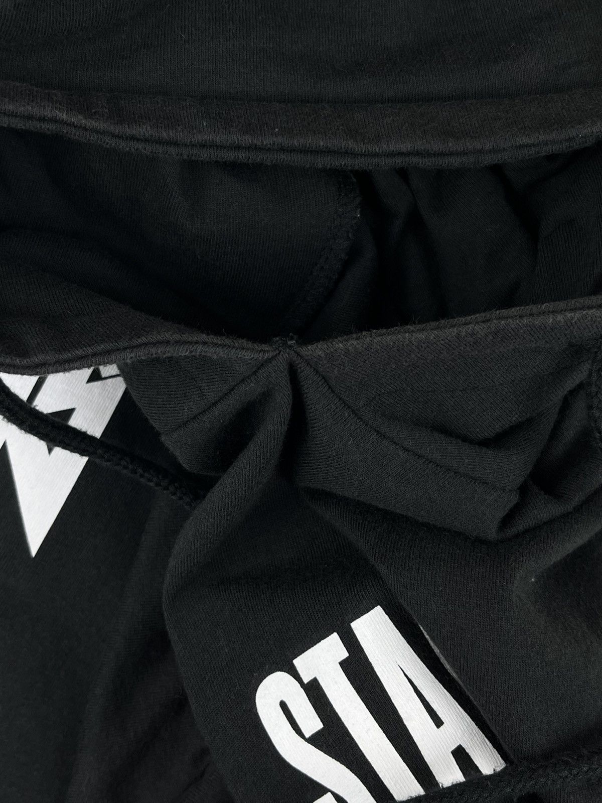 Vetements SS17 Vetements Hanes Staff Tour Hoodie Black Size US M / EU 48-50 / 2 - 16 Thumbnail