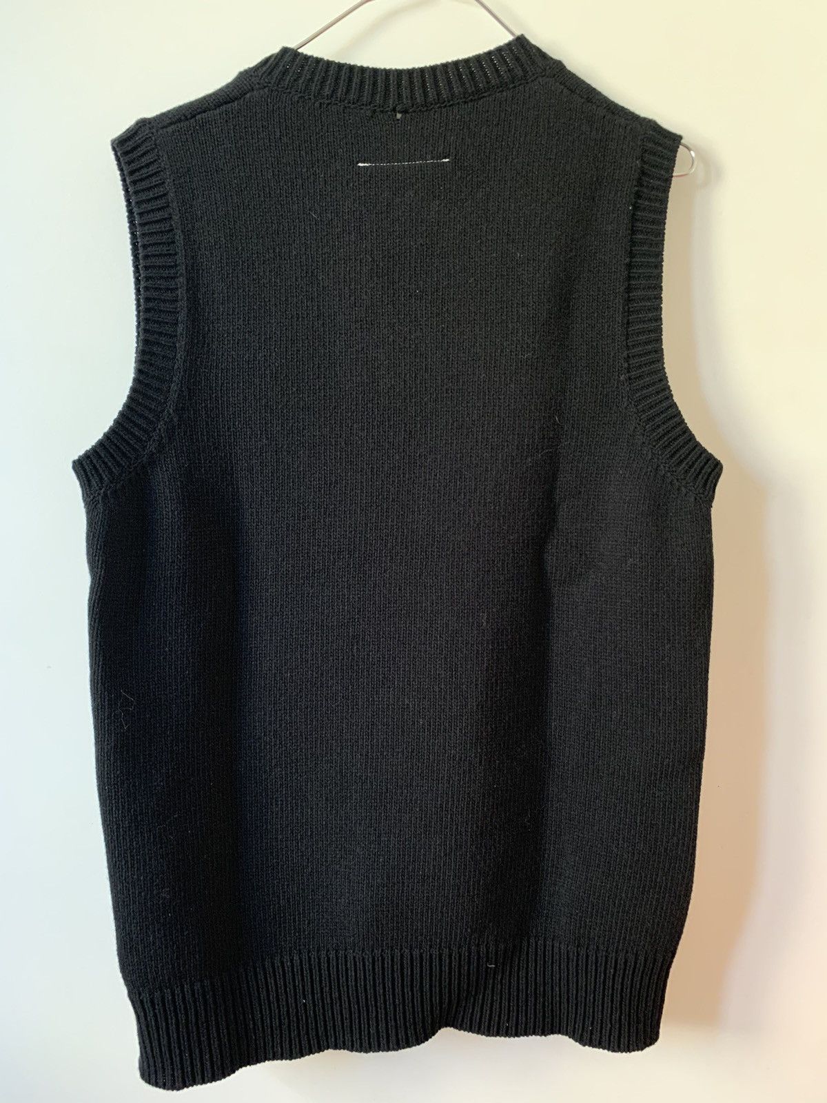 MM6 MM6 Maison Margiela V-neck sleeveless sweater Size US M / EU 48-50 / 2 - 4 Thumbnail