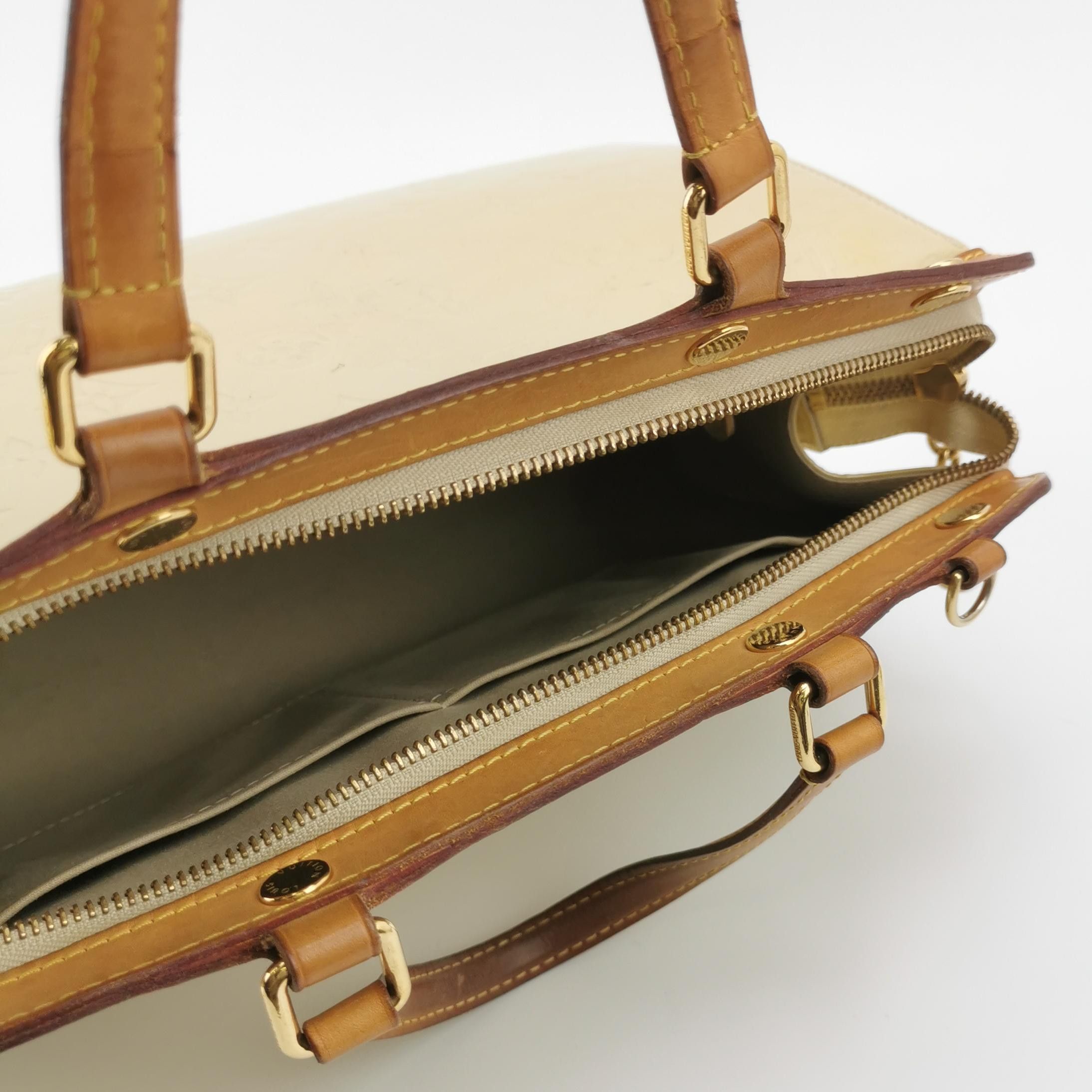 Louis Vuitton Louis Vuitton (LV) Brea doctor bag medium patent leather ve Size ONE SIZE - 1 Thumbnail