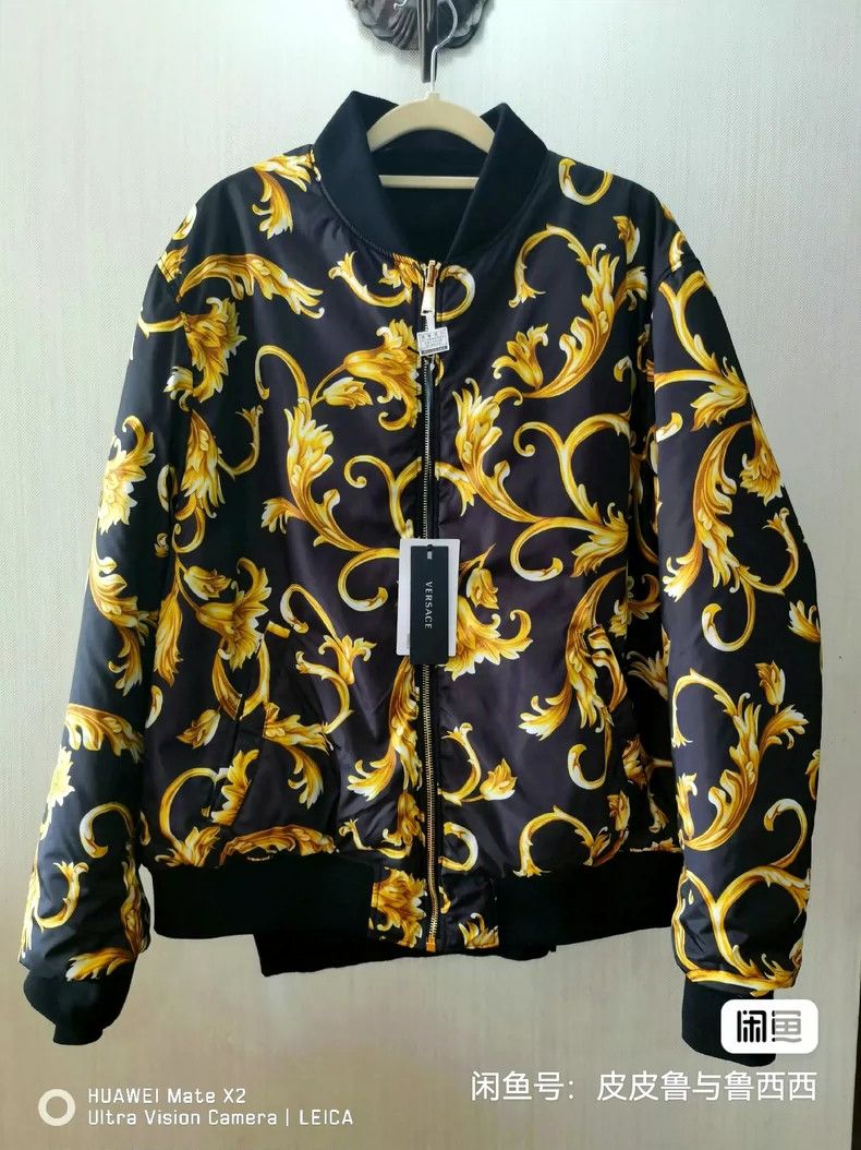 Versace Versace The black and gold series wears thin cotton clothe Size US XL / EU 56 / 4 - 1 Thumbnail