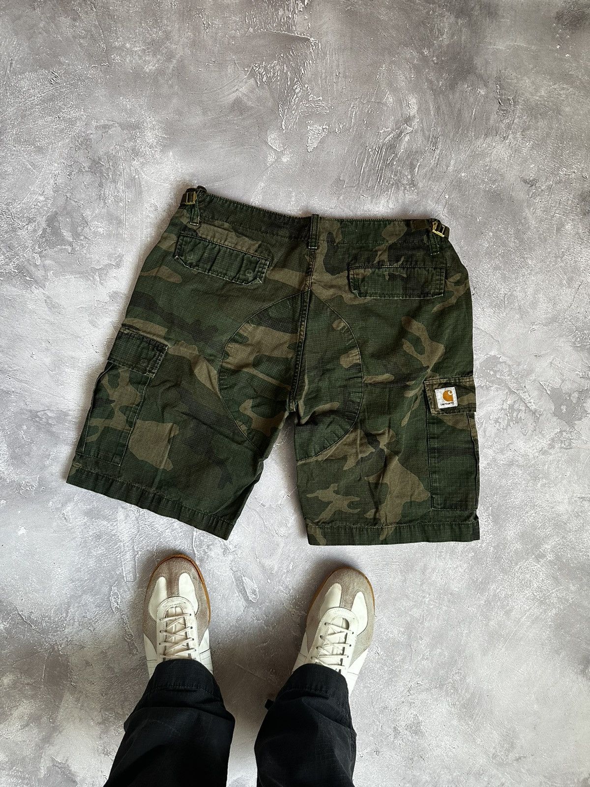 Carhartt Shorts Grün Camouflage Muster Military 38 relaxed fit kurze Hose