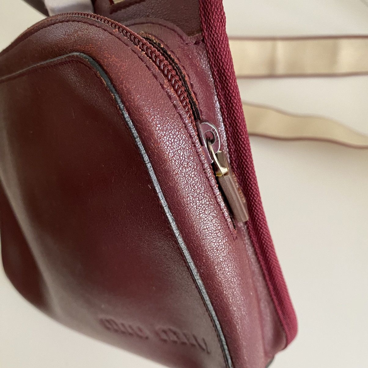 Miu Miu × Vintage Miu Miu 1999 FW Burgundy Leather Crossbody Bag Size ONE SIZE - 5 Thumbnail