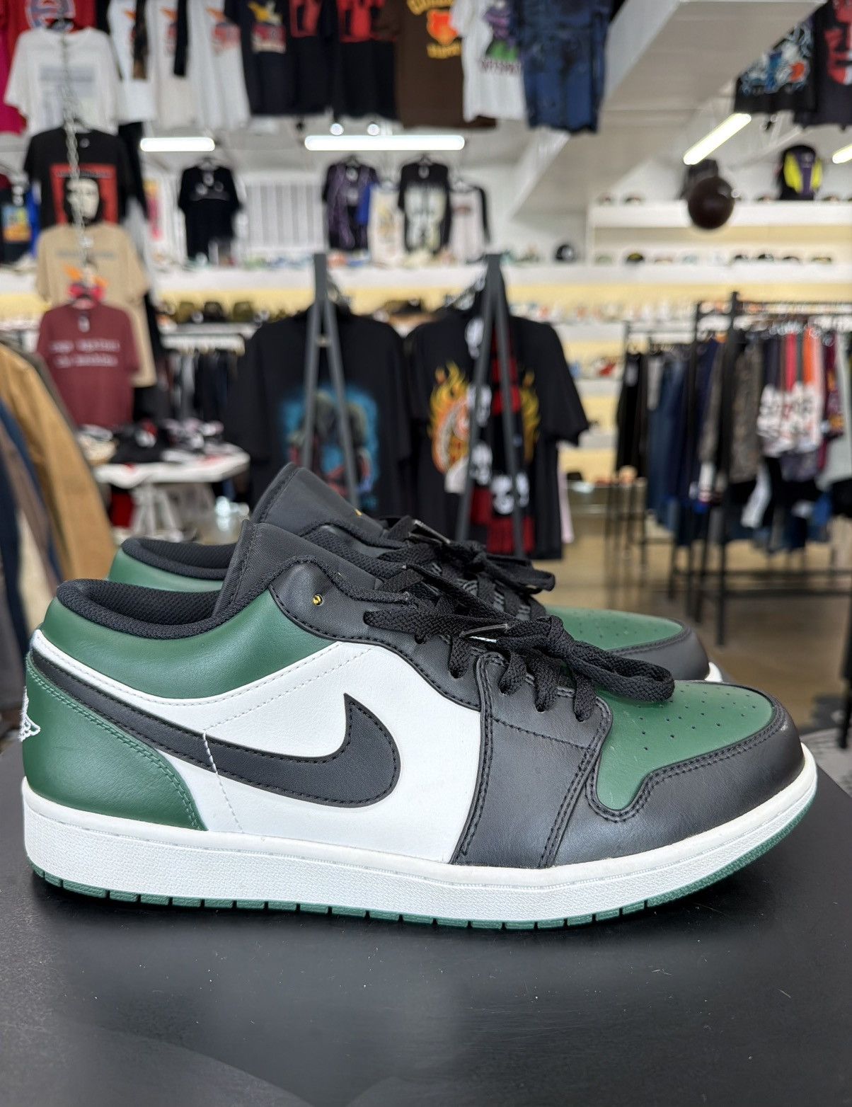 Jordan Brand Air Jordan 1 Low Green Toe Size 12 (2021) Size US 12 / EU 45 - 6 Thumbnail