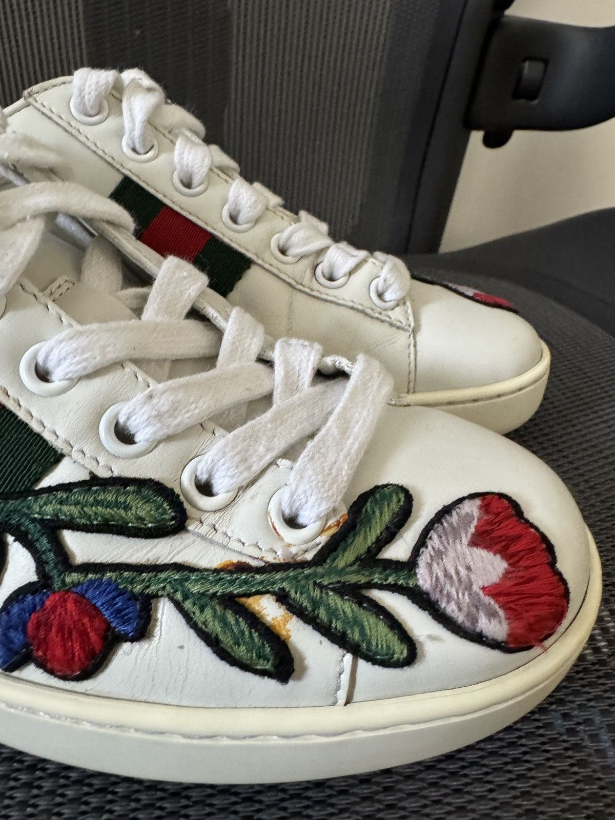 Gucci Gucci Wmns Ace Embroidered 'Floral' Sneakers size 35 EU Size US 5 / IT 35 - 4 Thumbnail
